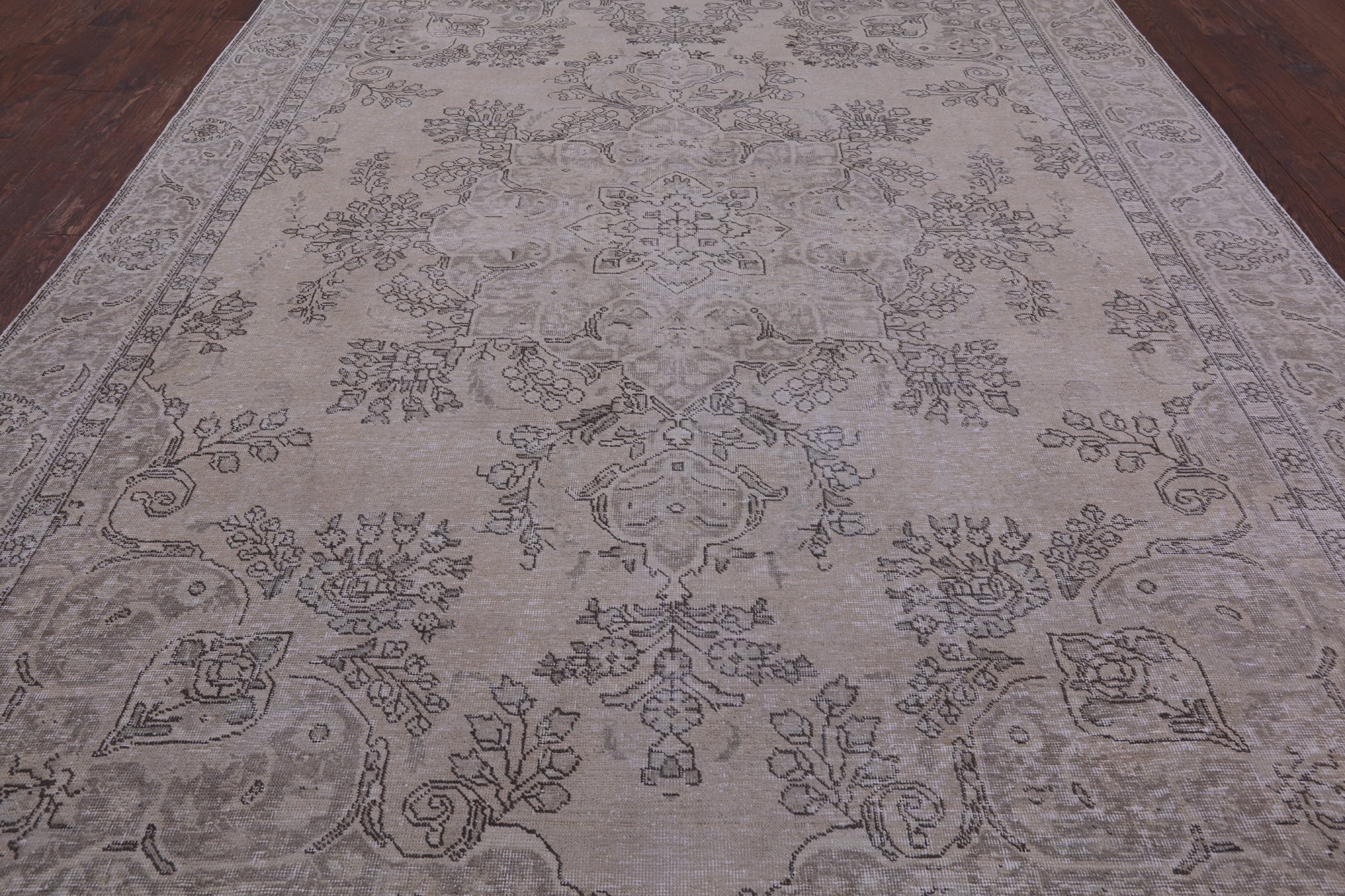 Ivory Persian Vintage White Wash Hand Knotted Wool Area Rug - 9' 5" X 12' 7" - Golden Nile