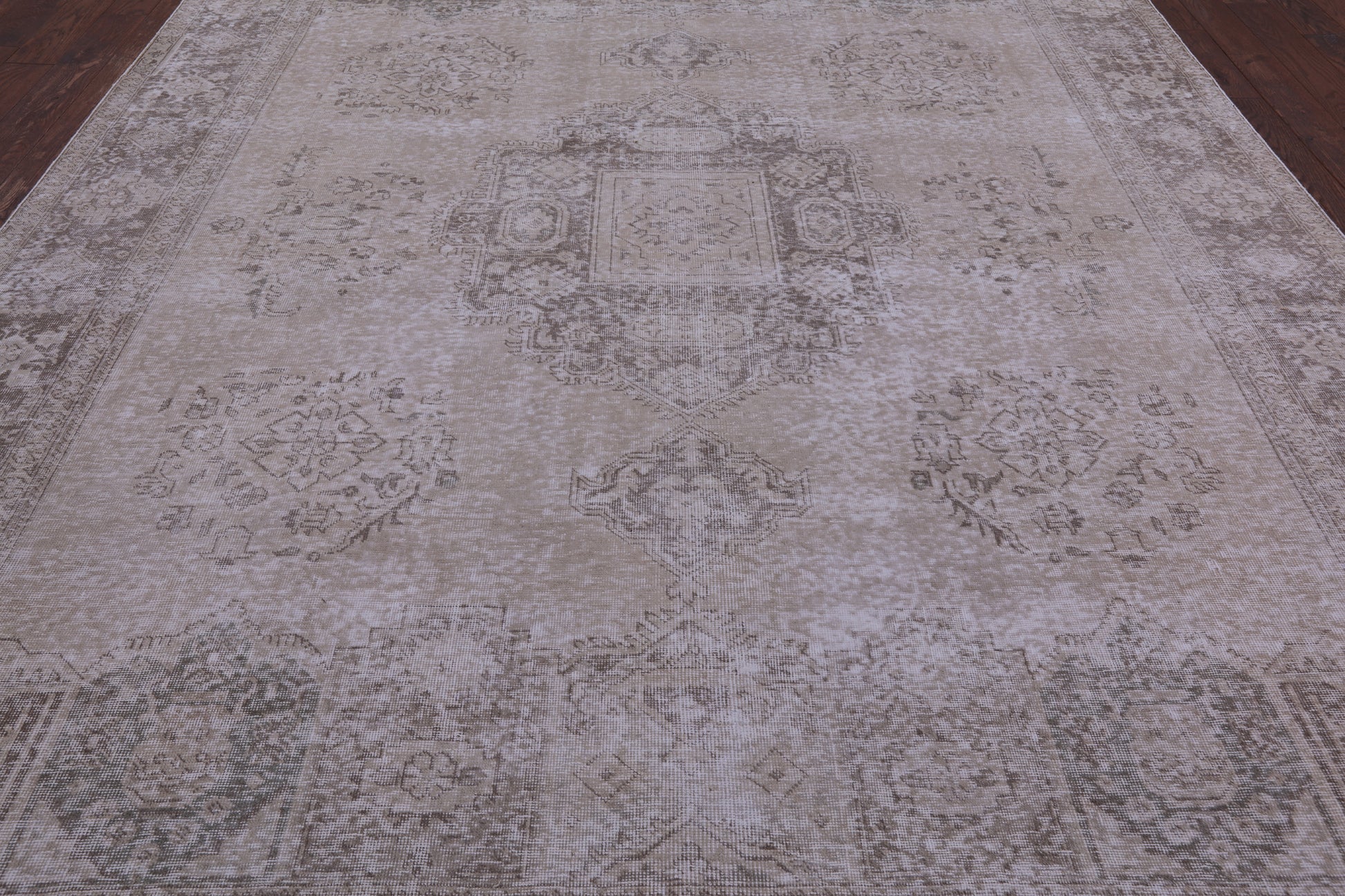 Ivory Persian Vintage White Wash Hand Knotted Wool Area Rug - 9' 7" X 12' 4" - Golden Nile