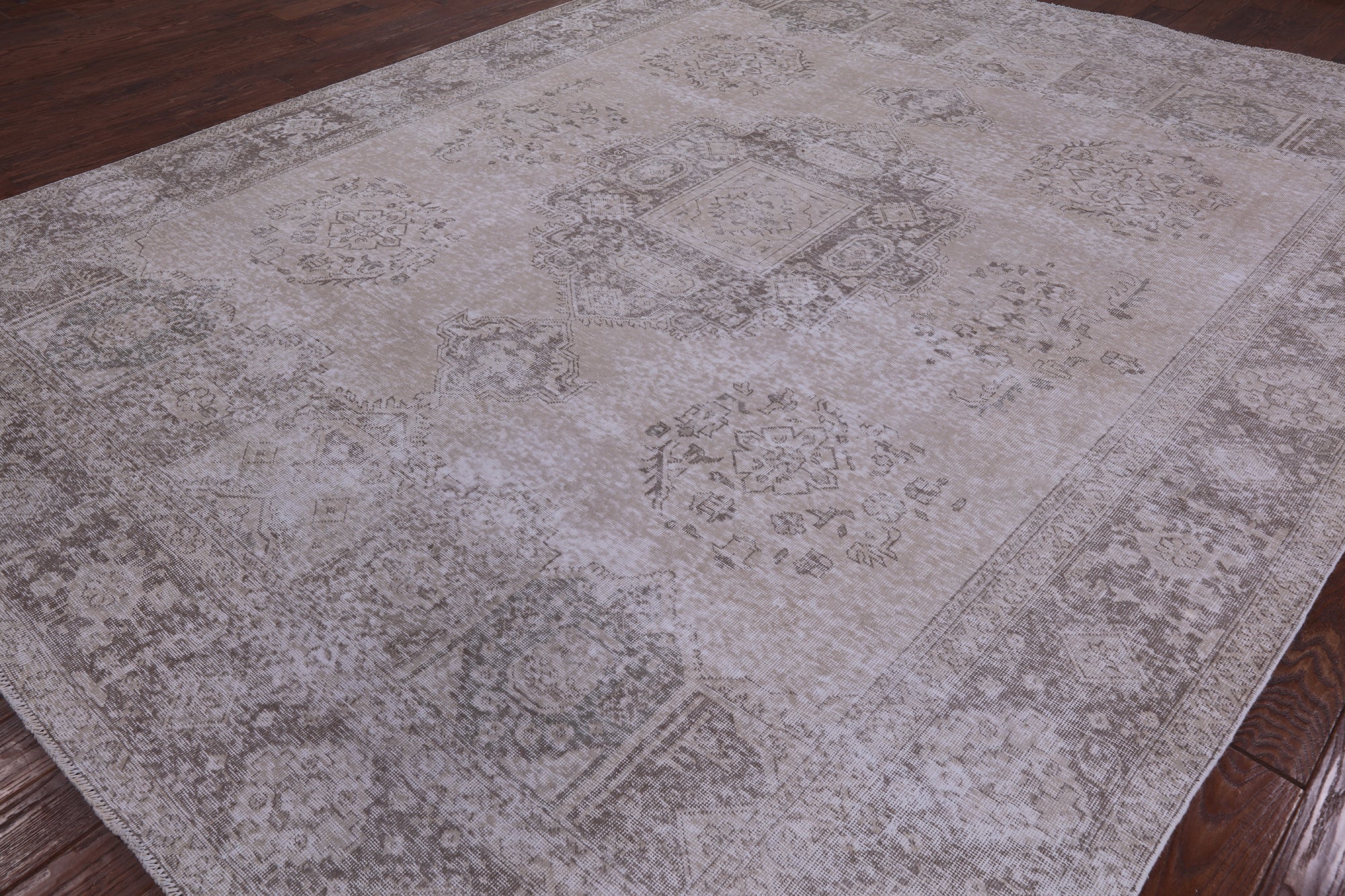 Ivory Persian Vintage White Wash Hand Knotted Wool Area Rug - 9' 7" X 12' 4" - Golden Nile