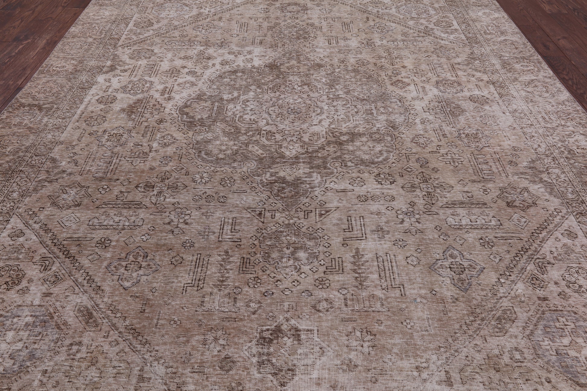 Persian Vintage White Wash Hand Knotted Wool Area Rug - 9' 2" X 12' 7" - Golden Nile