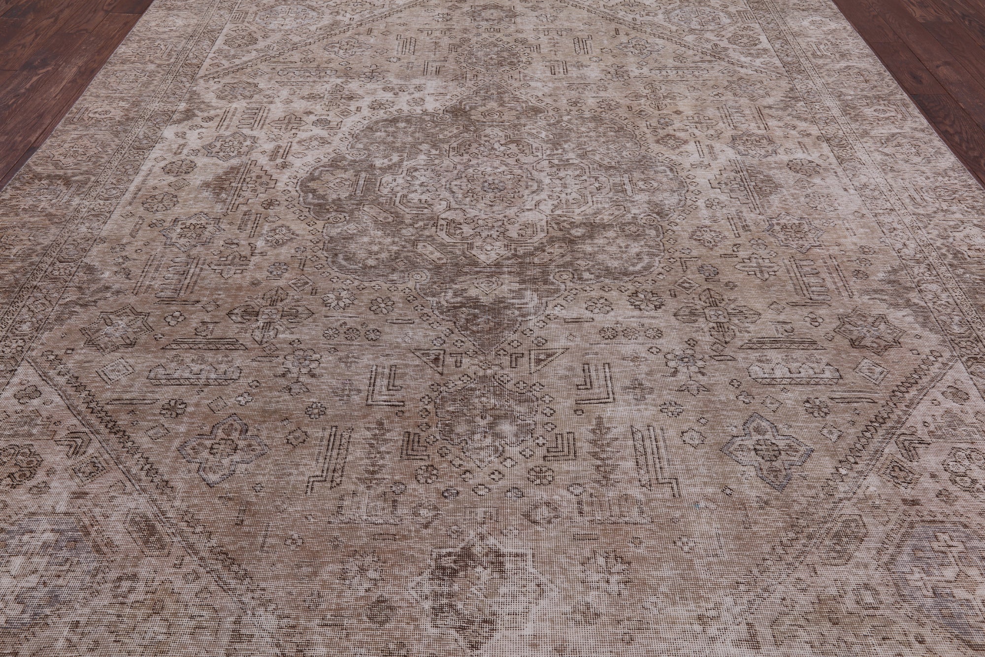 Persian Vintage White Wash Hand Knotted Wool Area Rug - 9' 2" X 12' 7" - Golden Nile