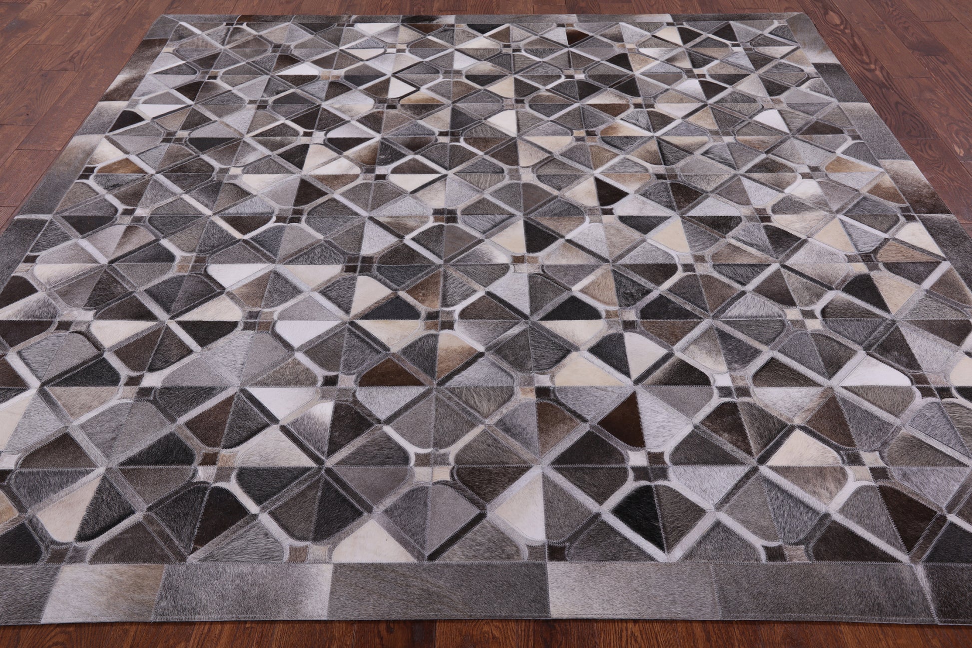 Square Natural Cowhide Hand Stitched Patchwork Rug - 8' 0" X 8' 0" - Golden Nile