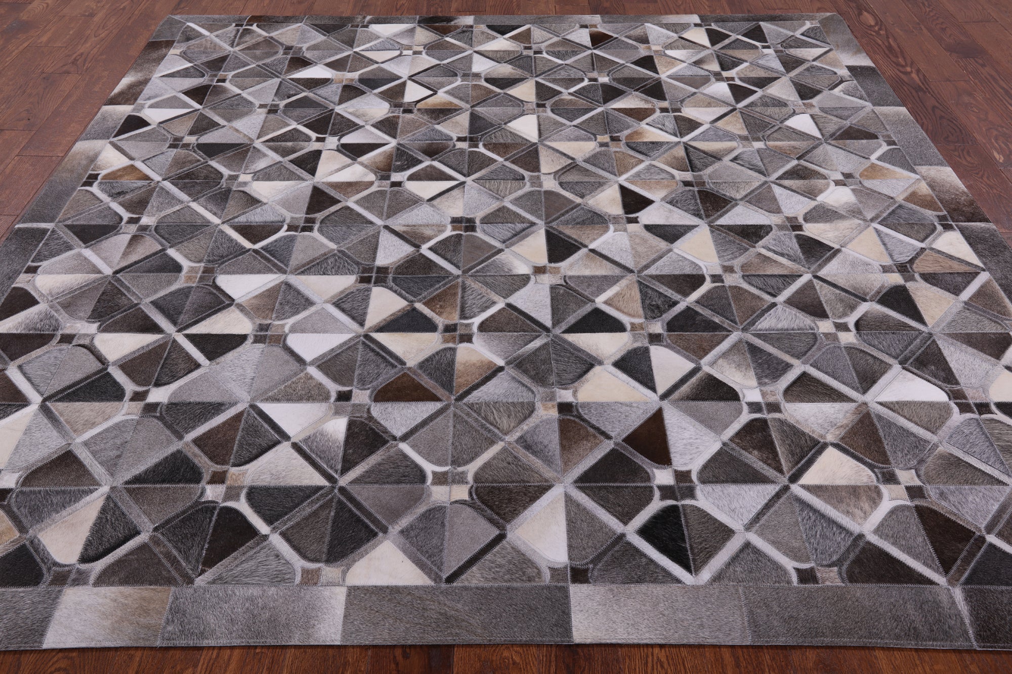 Square Natural Cowhide Hand Stitched Patchwork Rug - 8' 0" X 8' 0" - Golden Nile