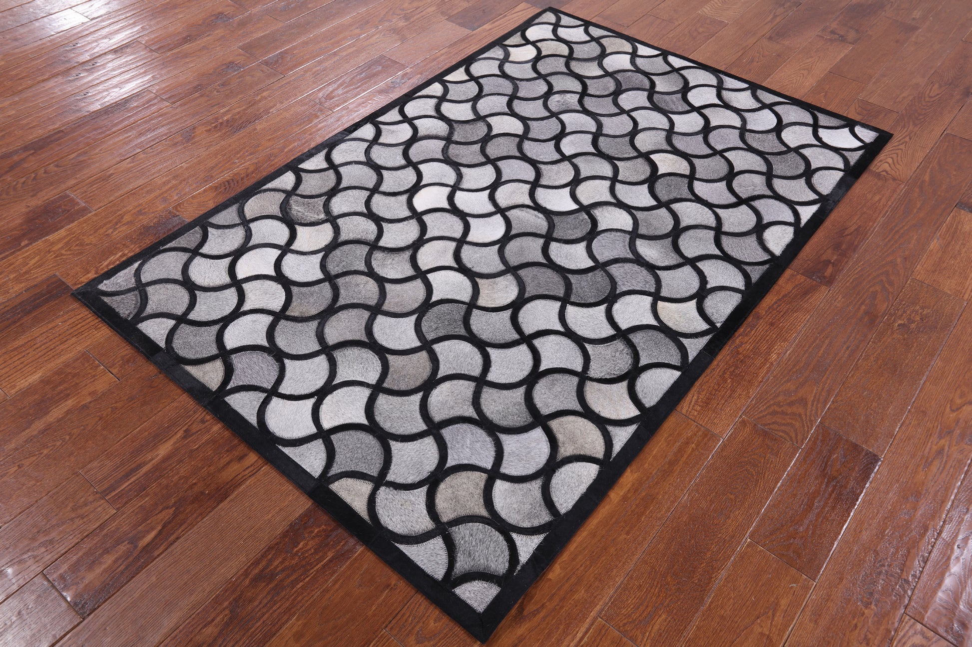 Natural Cowhide Hand Stitched Patchwork Rug - 4' 0" X 6' 0" - Golden Nile