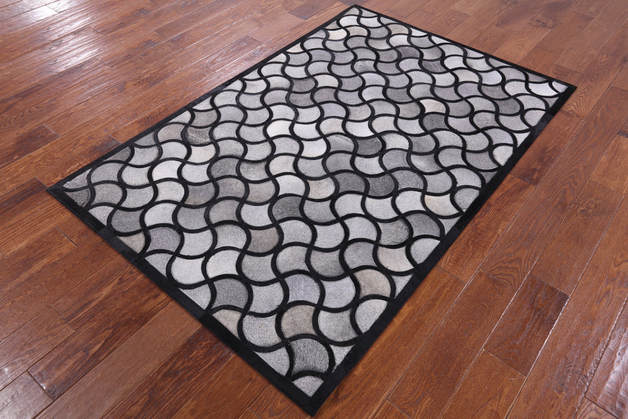 Natural Cowhide Hand Stitched Patchwork Rug - 4' 0" X 6' 0" - Golden Nile