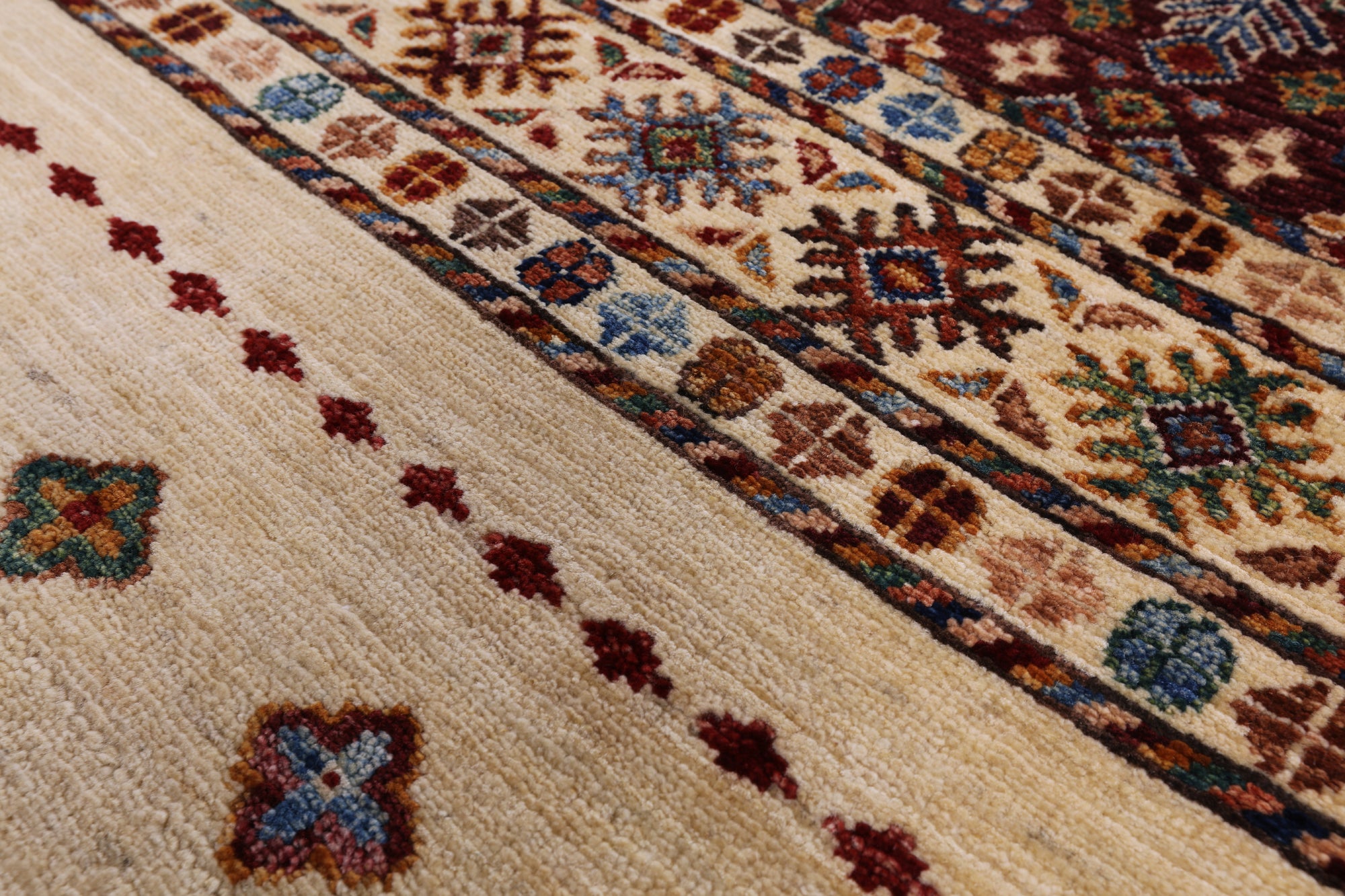 Ivory Khorjin Persian Gabbeh Hand Knotted Wool Rug - 8' 1" X 10' 10" - Golden Nile