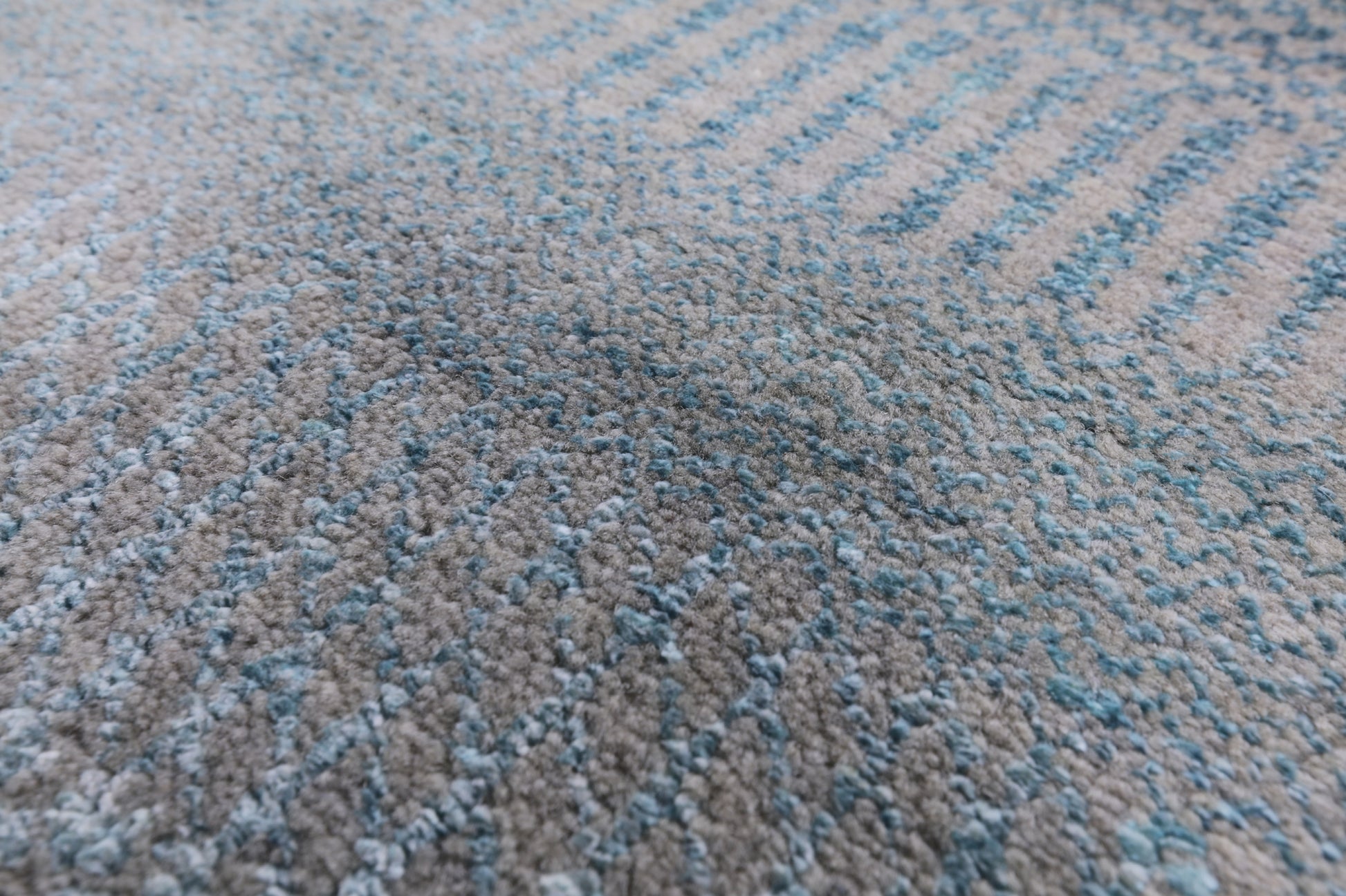Grey Savannah Grass Hand Knotted Wool & Silk Area Rug - 10' 2" X 14' 3" - Golden Nile