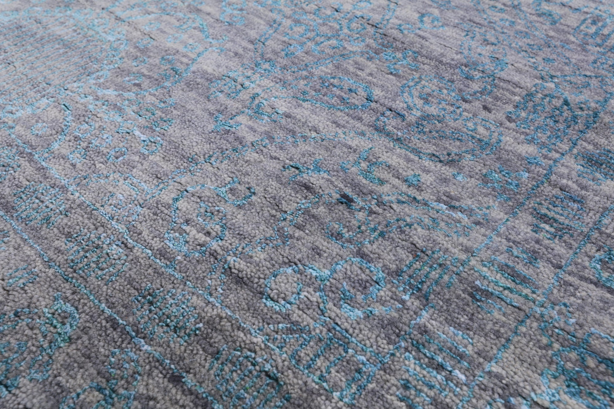 Grey Modern Hand Knotted Wool & Silk Rug - 7' 11" X 10' 4" - Golden Nile