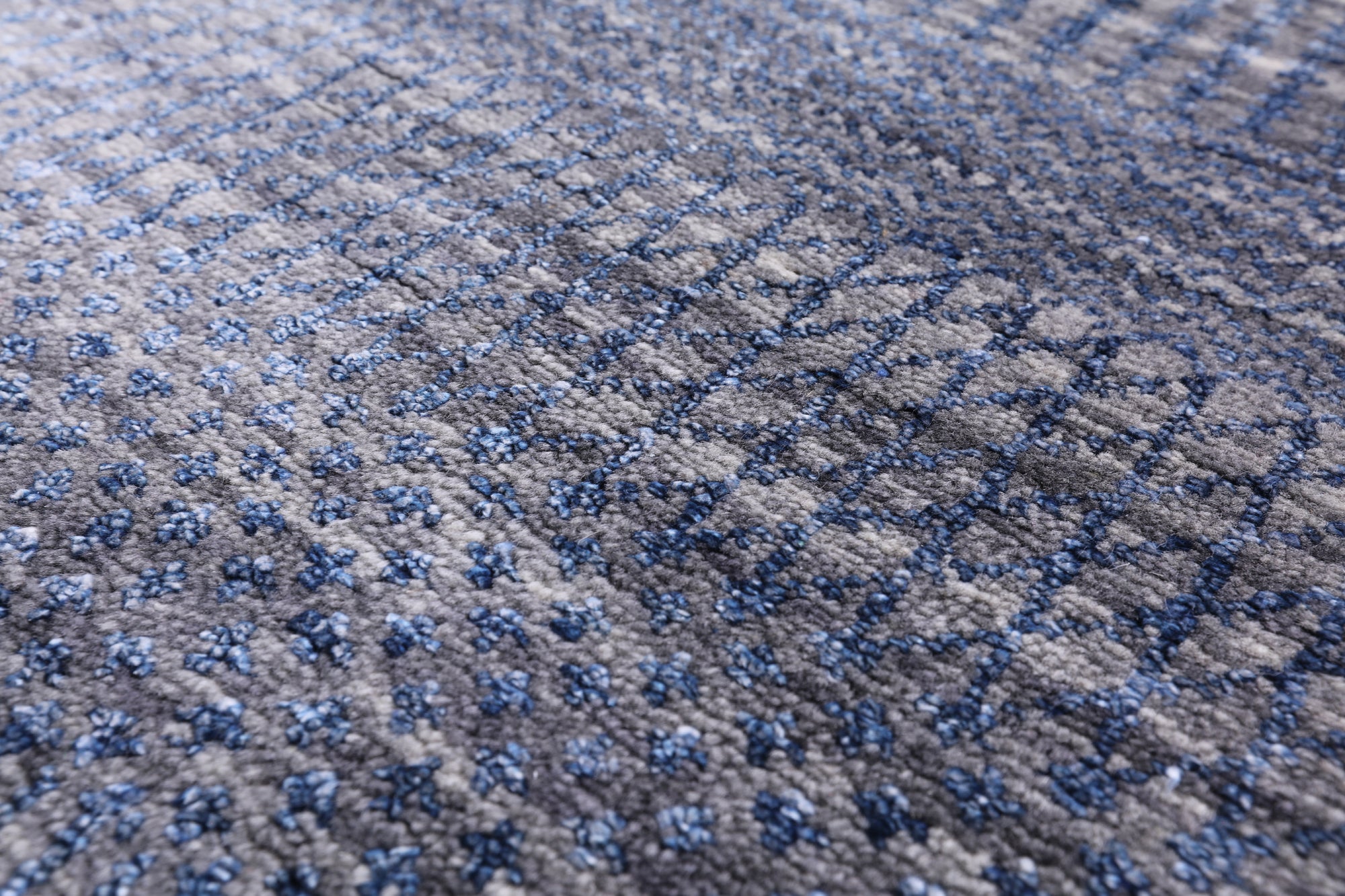 Grey Savannah Grass Hand Knotted Wool & Silk Rug - 8' 1" X 11' 3" - Golden Nile