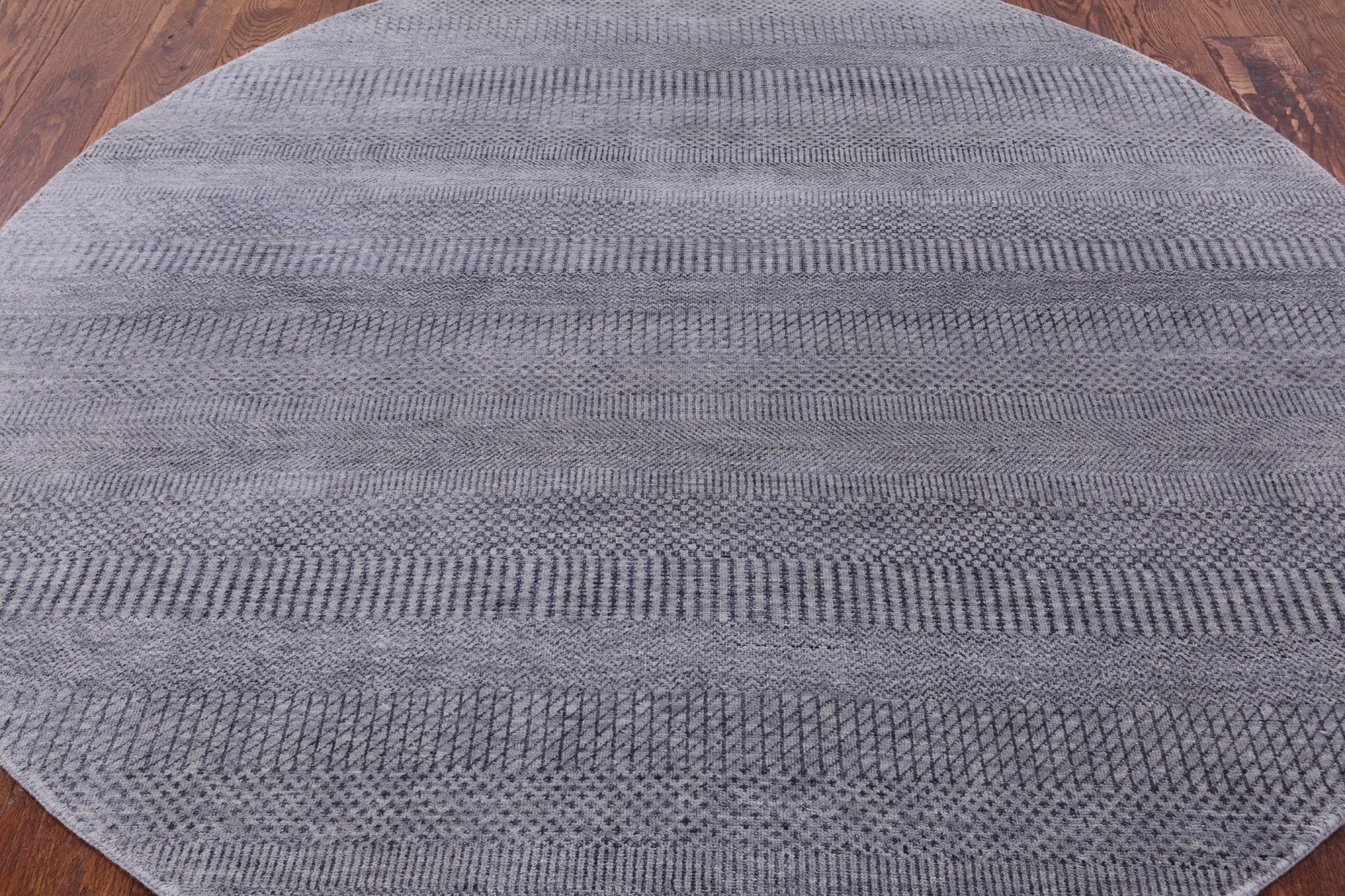 Grey Round Savannah Grass Hand-Knotted Wool & Silk Rug - 5' 9" X 5' 9" - Golden Nile