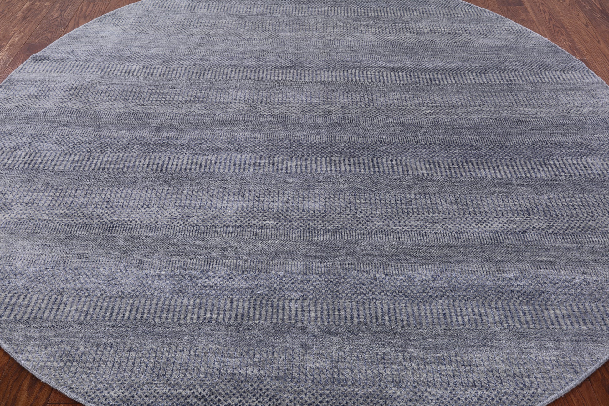 Grey Round Savannah Grass Handmade Wool & Silk Rug - 7' 10" X 7' 10" - Golden Nile