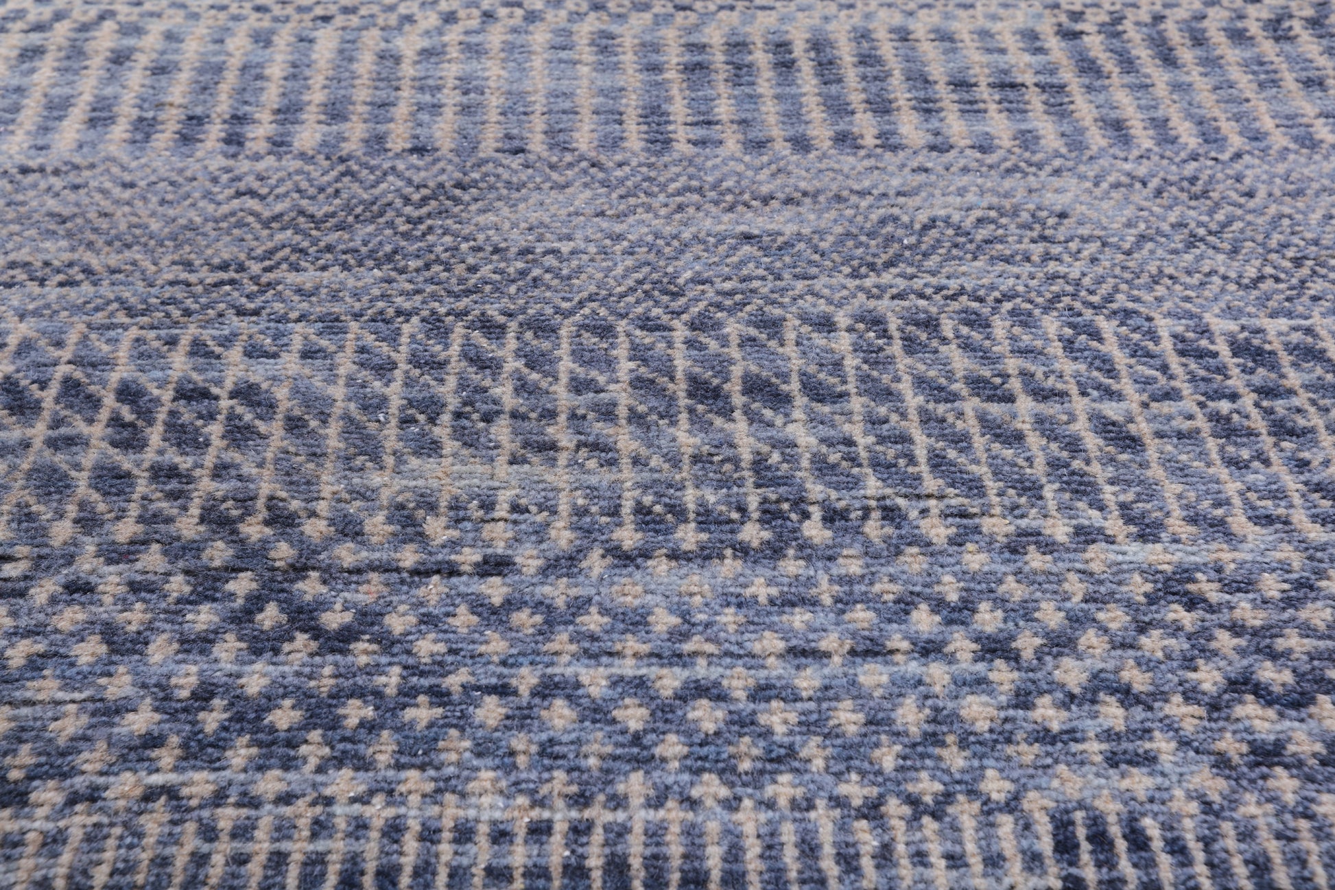 Grey Round Savannah Grass Handmade Wool & Silk Rug - 6' 0" X 6' 0" - Golden Nile