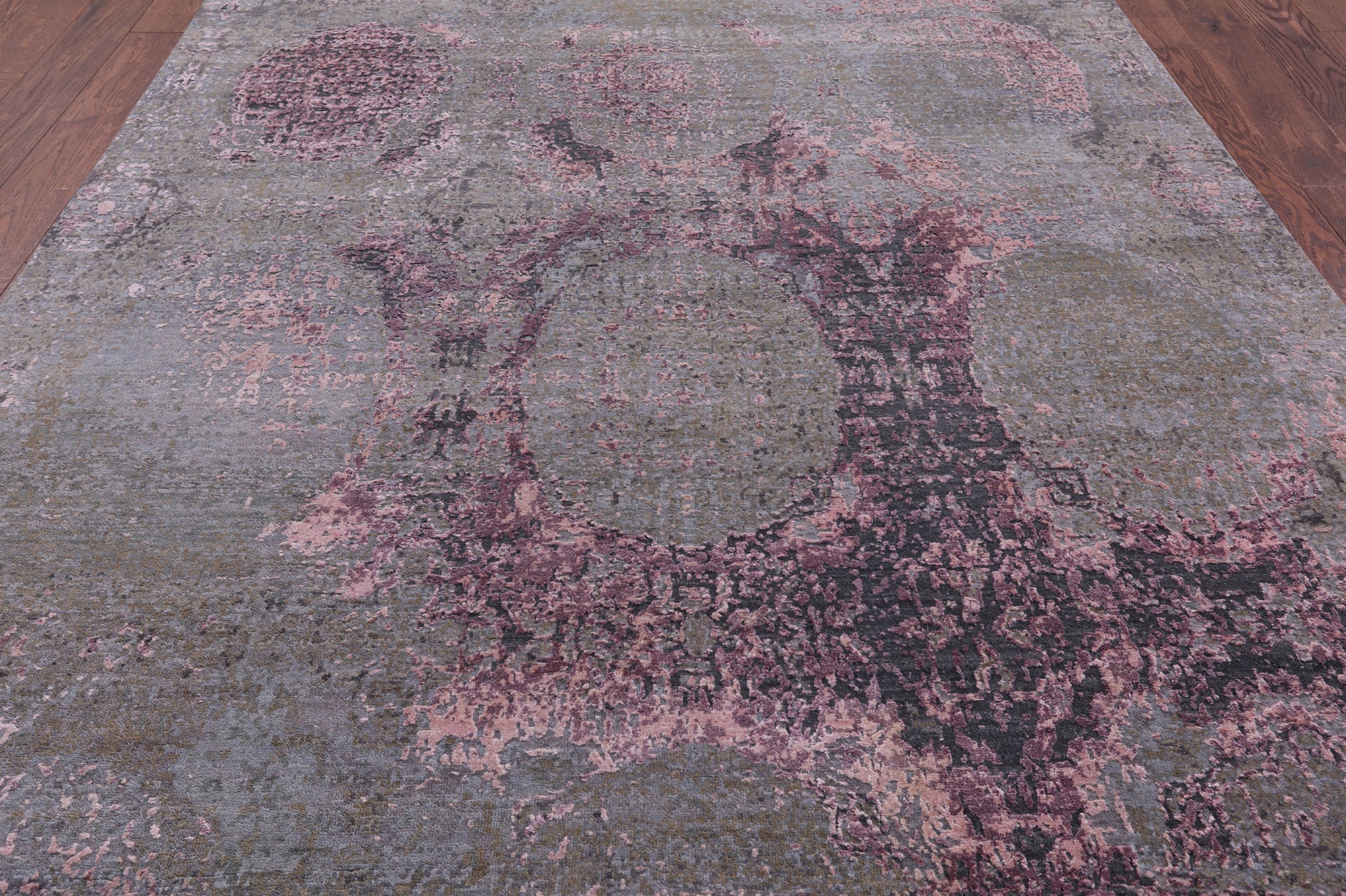Modern Hand Knotted Wool & Silk Rug - 6' 5" X 9' 5" - Golden Nile