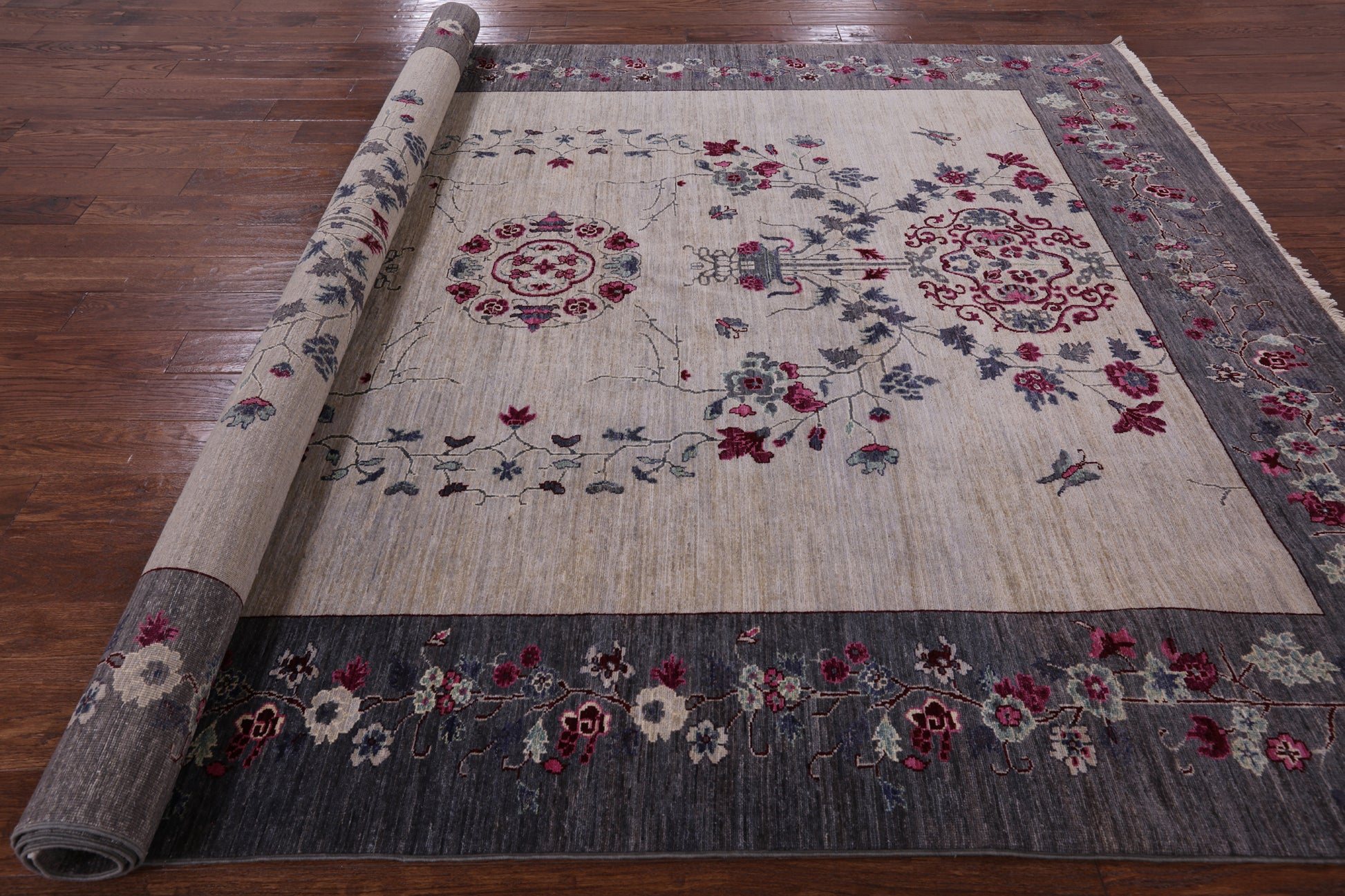 Ivory William Morris Hand Knotted Wool Rug - 7' 10" X 10' 1" - Golden Nile