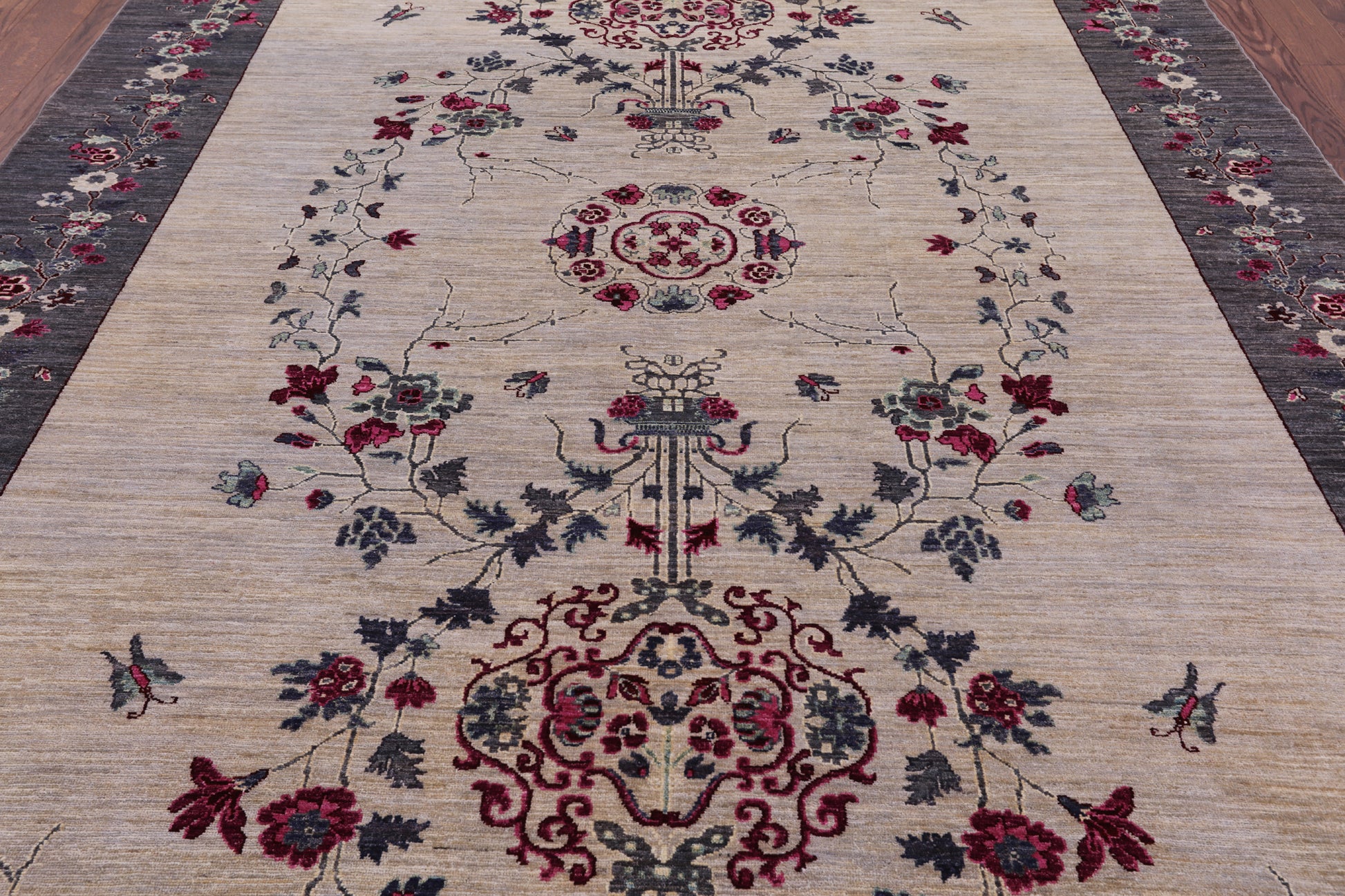 Ivory William Morris Hand Knotted Wool Rug - 7' 10" X 10' 1" - Golden Nile