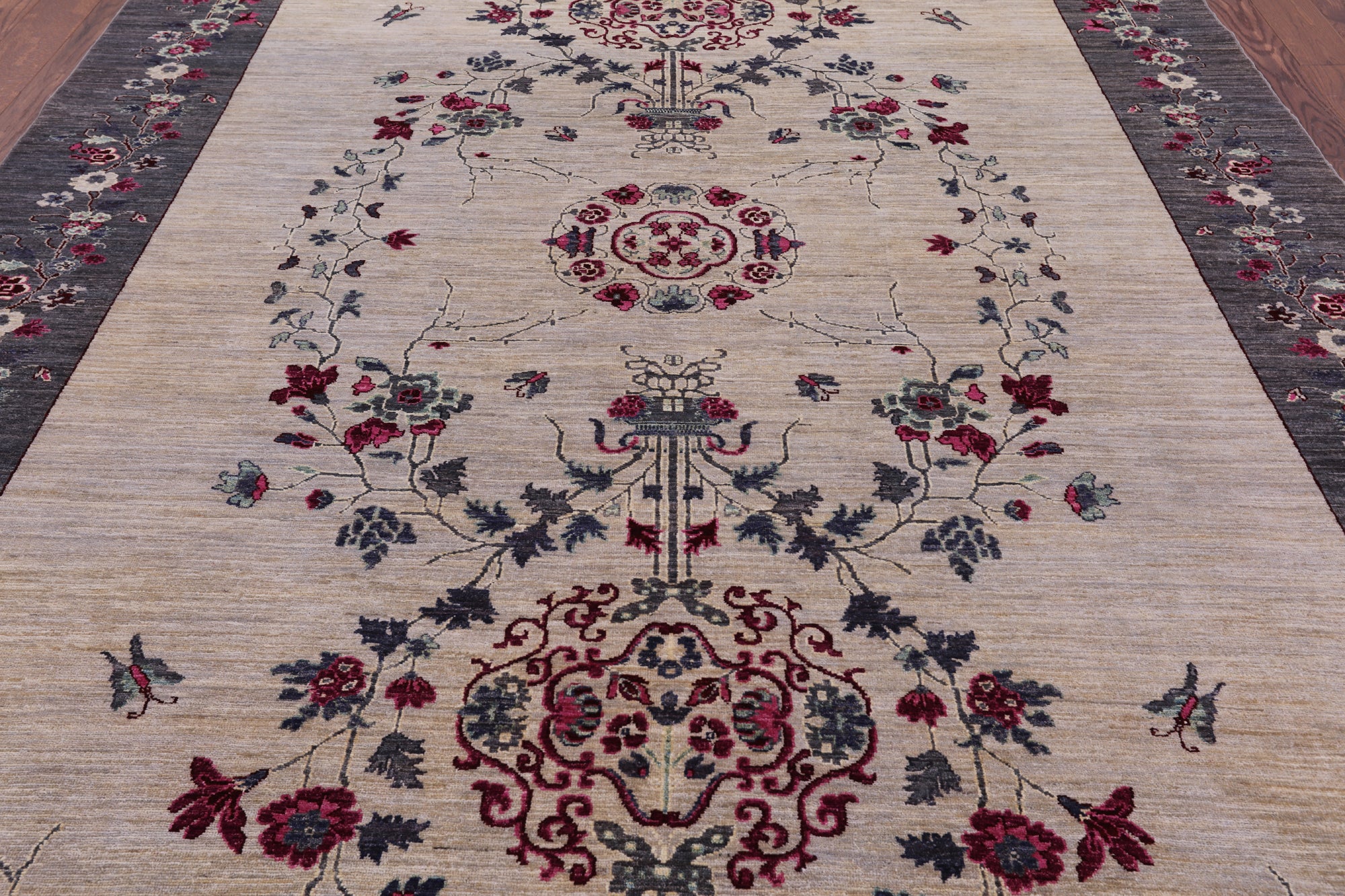 Ivory William Morris Hand Knotted Wool Rug - 7' 10" X 10' 1" - Golden Nile