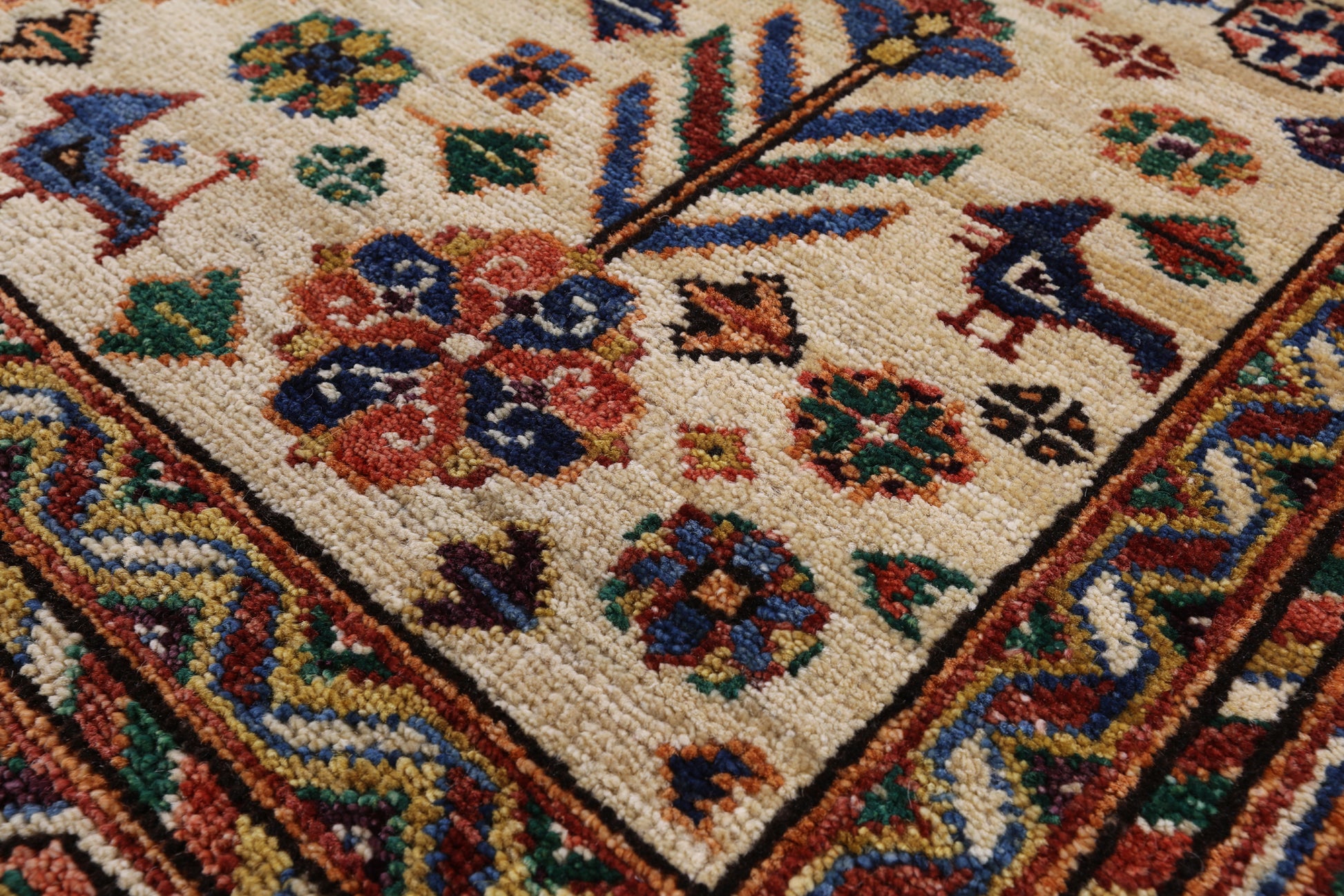 Fine Heriz Hand Knotted Wool Rug - 4' 10" X 8' 1" - Golden Nile