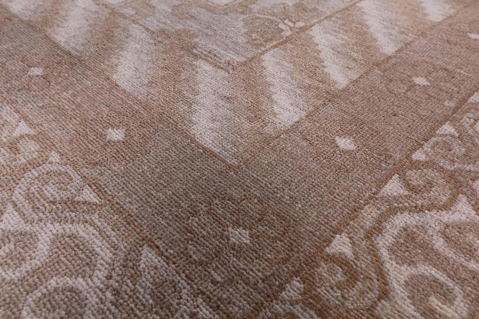 Traditional Handmade Rug - 9' 1" X 11' 3" - Golden Nile