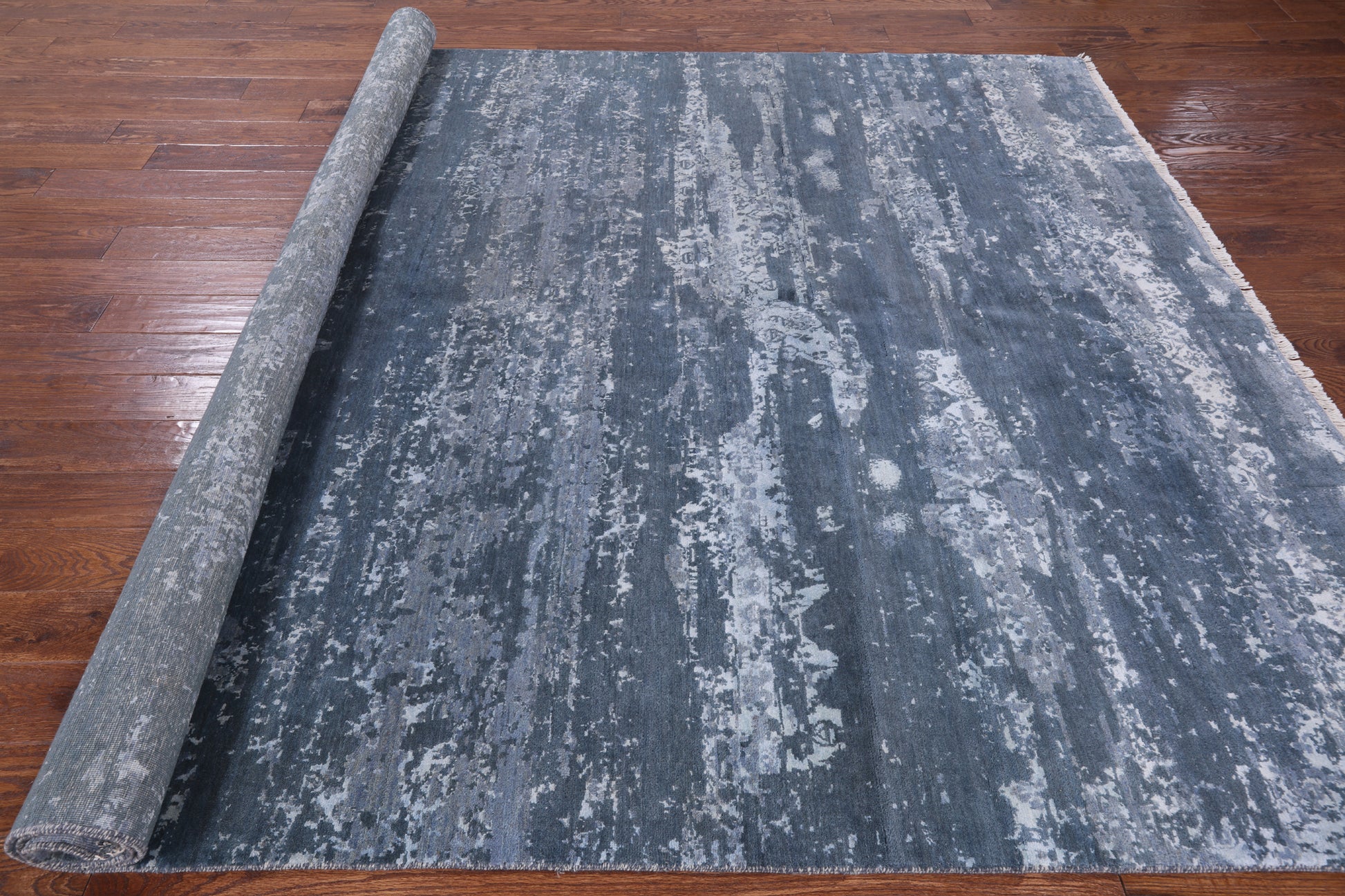 Contemporary Hand Knotted Wool & Silk Rug - 7' 10" X 9' 10" - Golden Nile