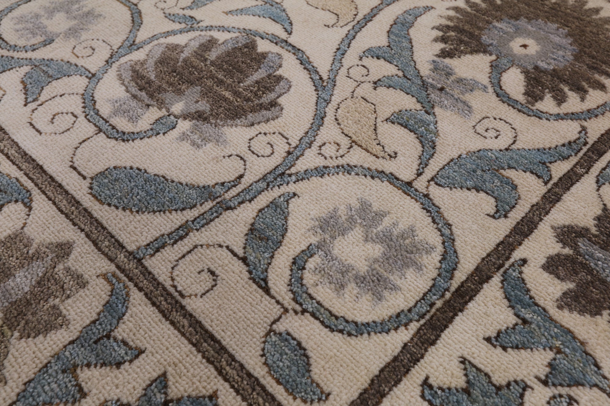 Ivory William Morris Hand Knotted Rug - 8' 3" X 10' 4" - Golden Nile