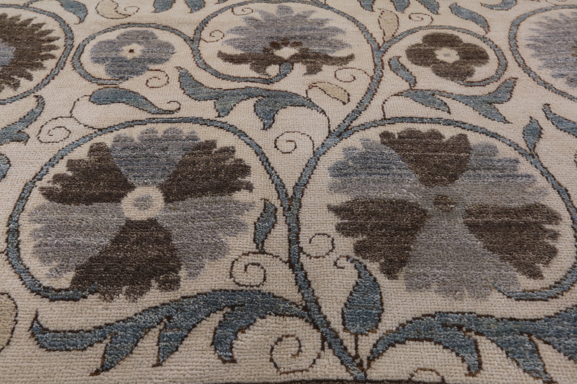 Ivory William Morris Hand Knotted Rug - 8' 3" X 10' 4" - Golden Nile