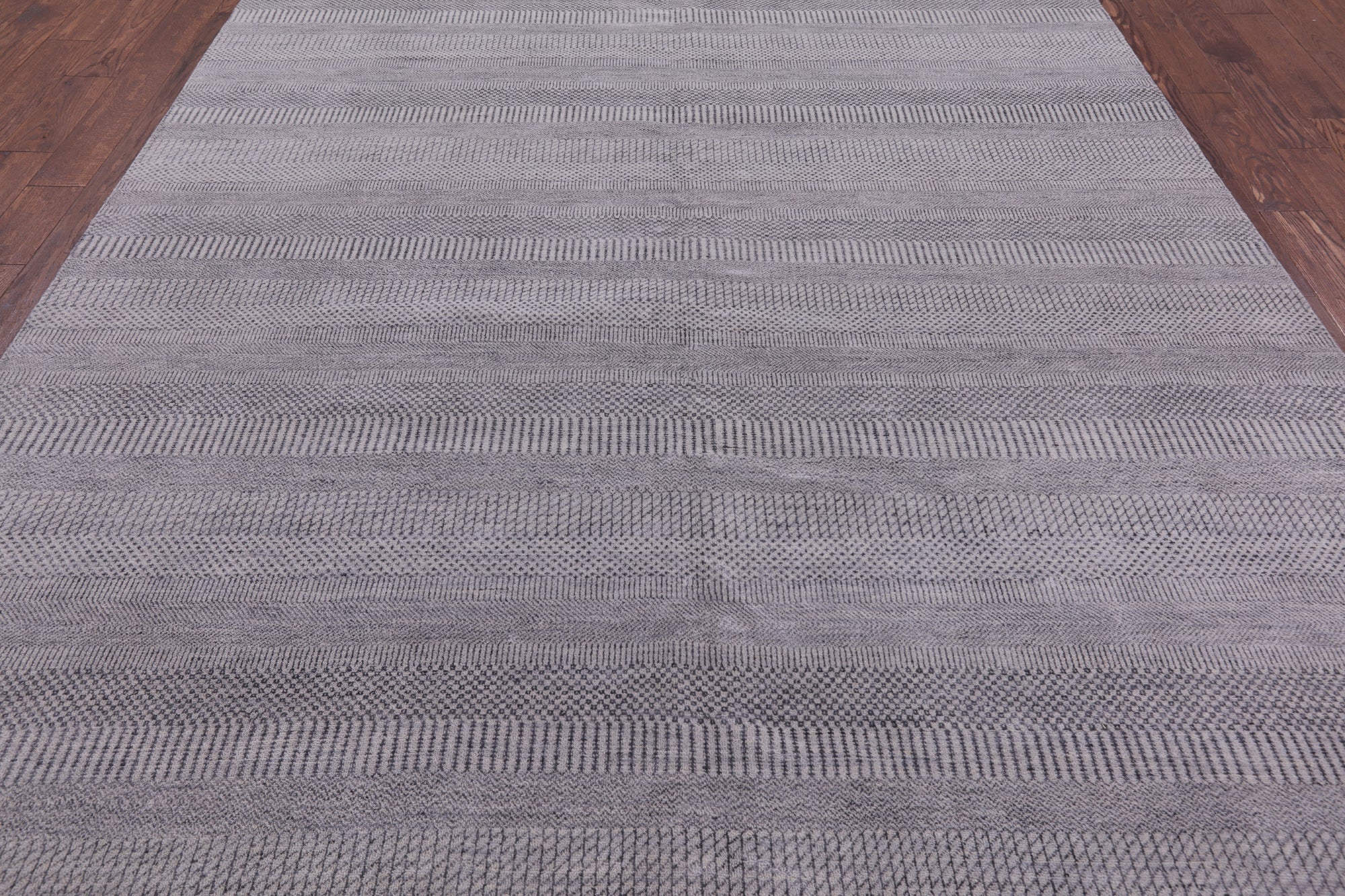 Grey Savannah Grass Hand Knotted Wool & Silk Rug - 8' 1" X 10' 1" - Golden Nile