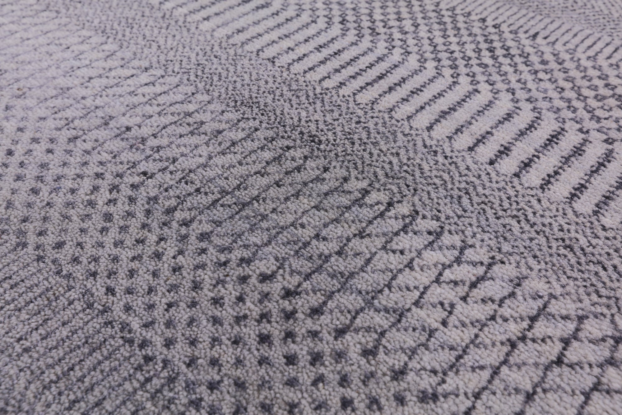 Grey Savannah Grass Hand Knotted Wool & Silk Rug - 8' 1" X 10' 1" - Golden Nile