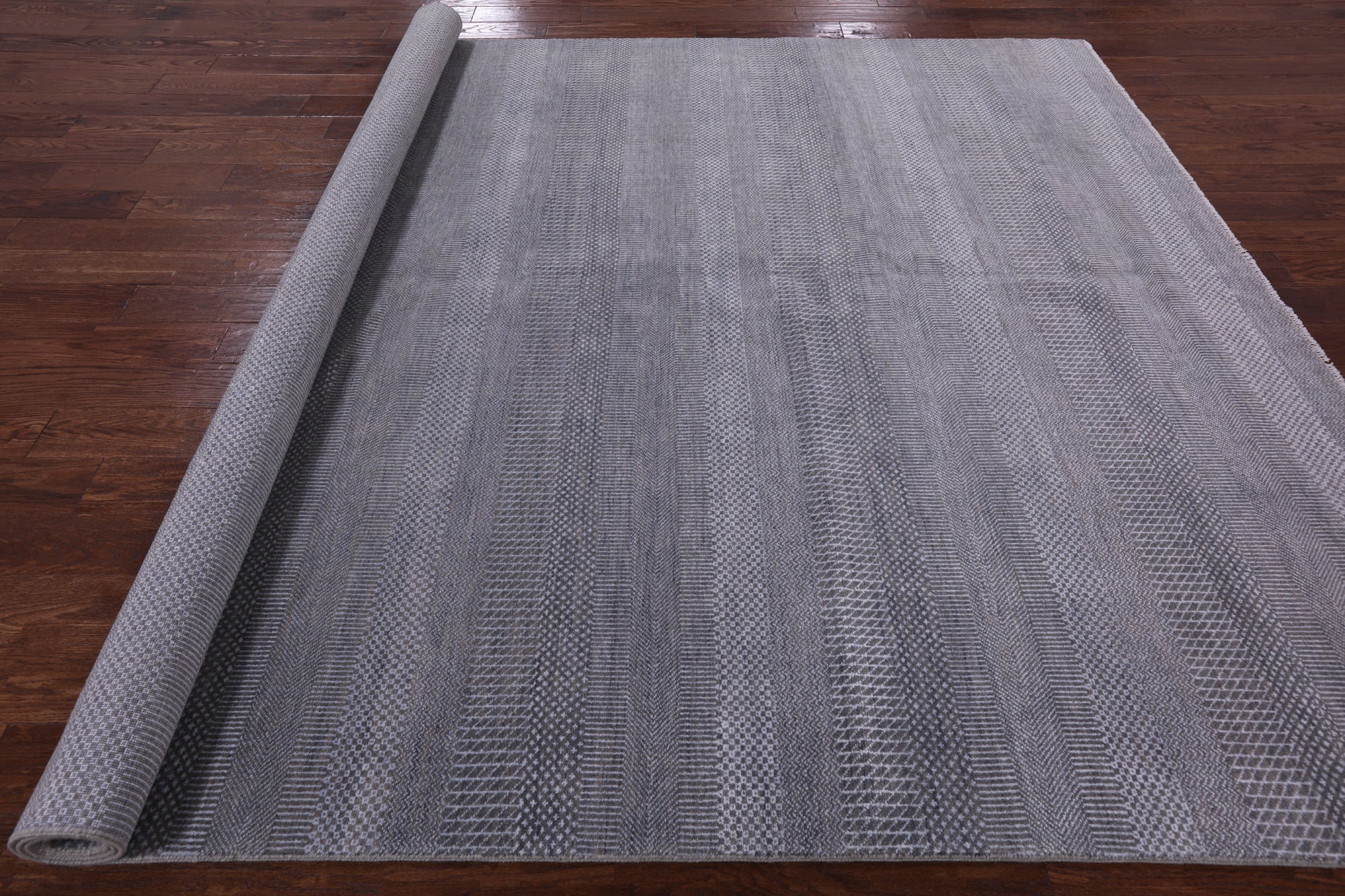 Grey Savannah Grass Handmade Wool & Silk Rug - 8' 2" X 10' 3" - Golden Nile