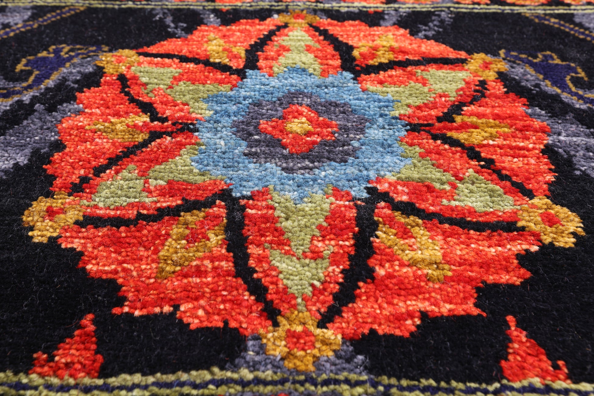 Black William Morris Hand Knotted Wool Rug - 5' 2" X 8' 5" - Golden Nile
