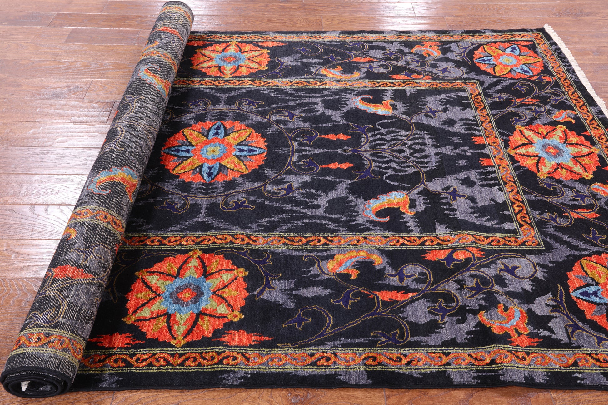Black William Morris Hand Knotted Wool Rug - 5' 2" X 8' 5" - Golden Nile