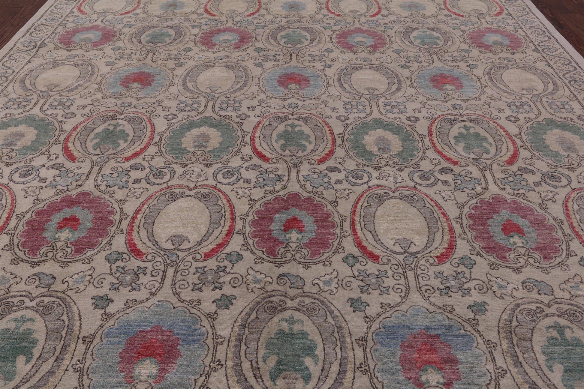 Ivory William Morris Hand Knotted Wool Rug - 9' 1" X 11' 4" - Golden Nile