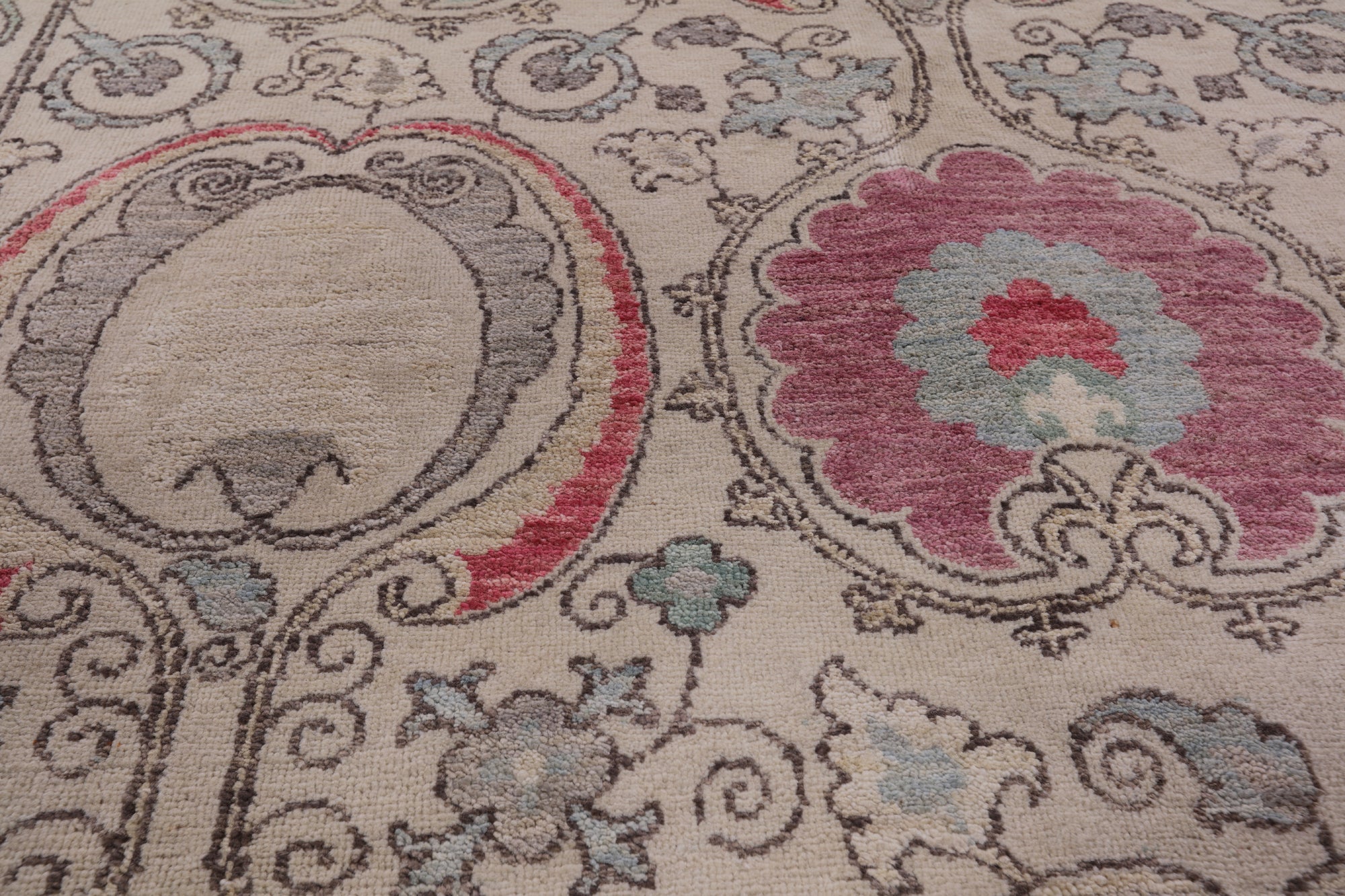 Ivory William Morris Hand Knotted Wool Rug - 9' 1" X 11' 4" - Golden Nile