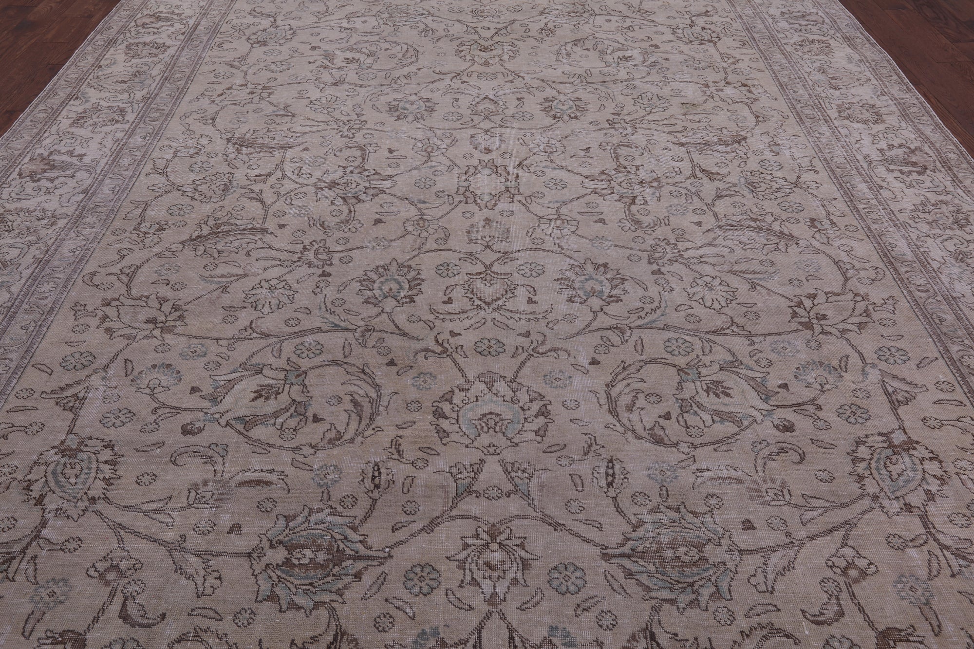 Ivory Persian Vintage White Wash Hand Knotted Wool Rug - 10' 1" X 12' 5" - Golden Nile