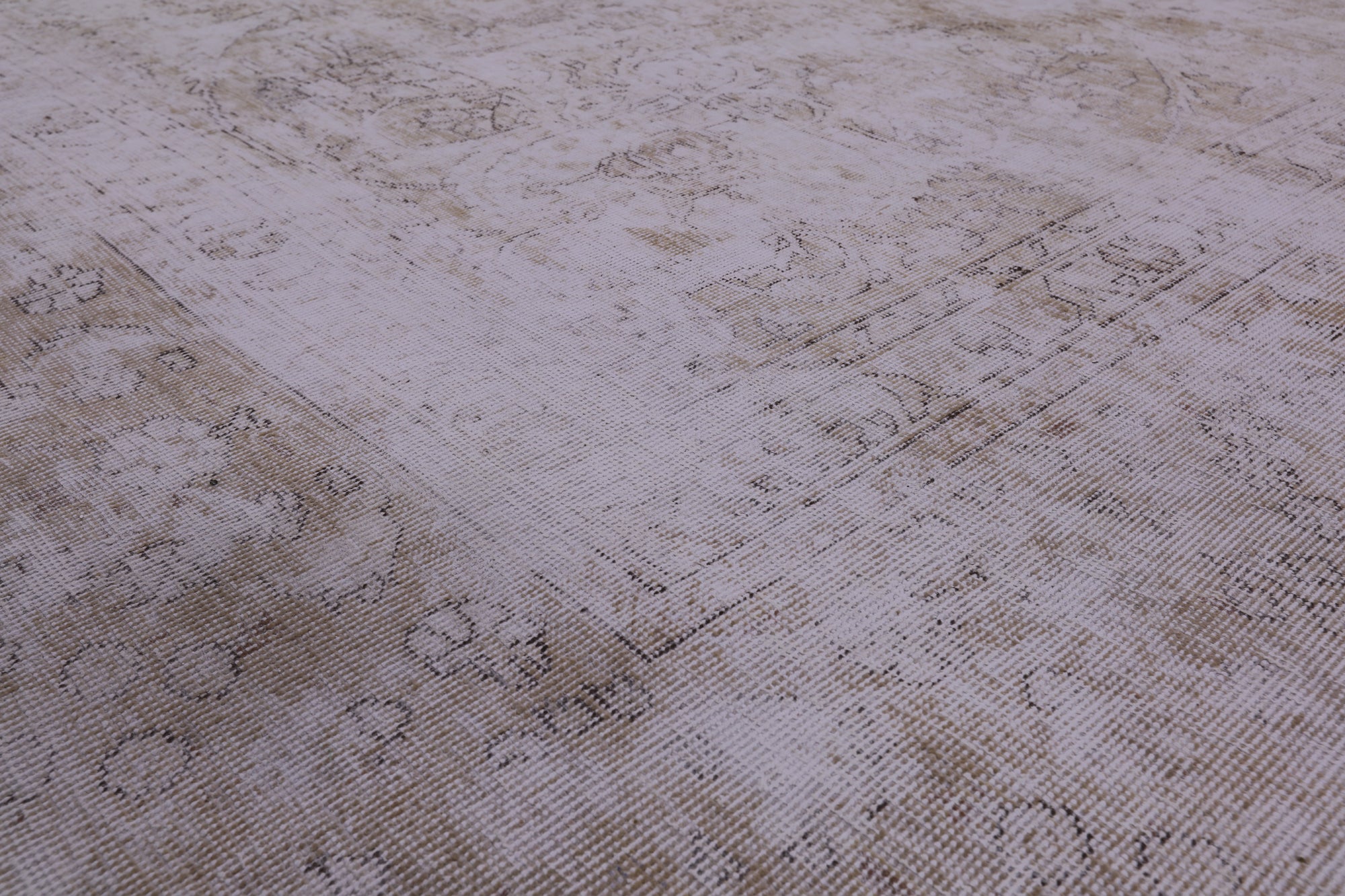 Ivory Persian Vintage White Wash Handmade Wool Rug - 9' 8" X 12' 3" - Golden Nile