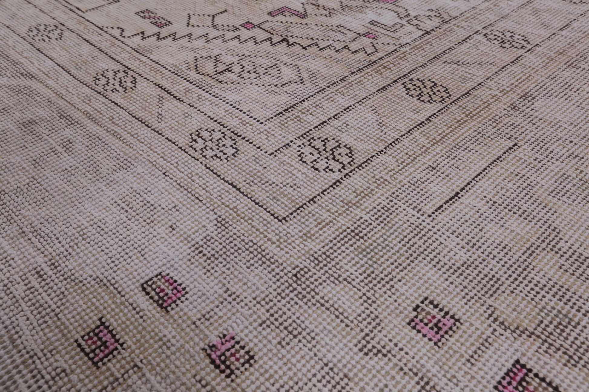 Ivory Persian Vintage White Wash Handmade Wool Rug - 9' 6" X 12' 1" - Golden Nile
