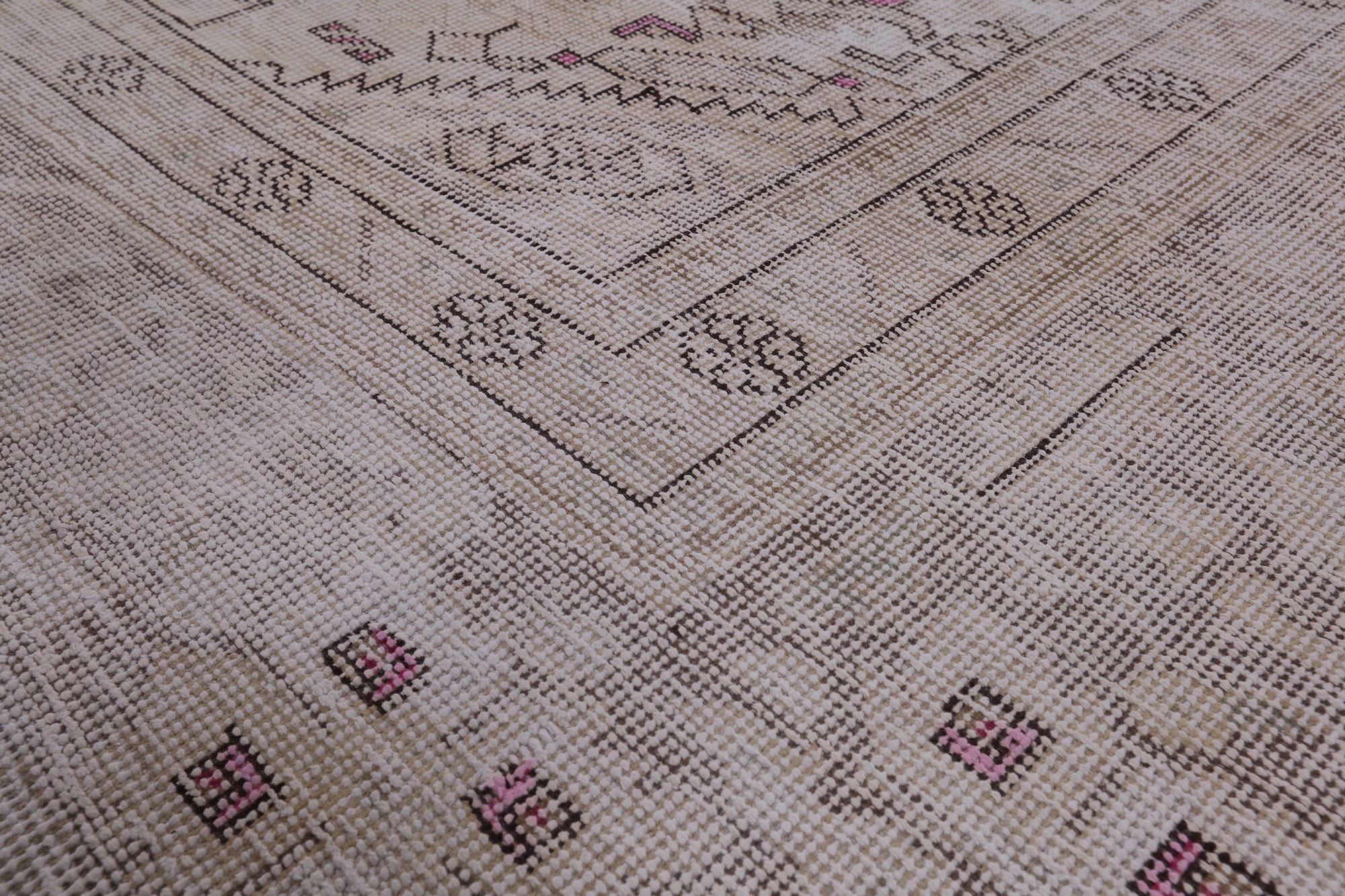 Ivory Persian Vintage White Wash Handmade Wool Rug - 9' 6" X 12' 1" - Golden Nile