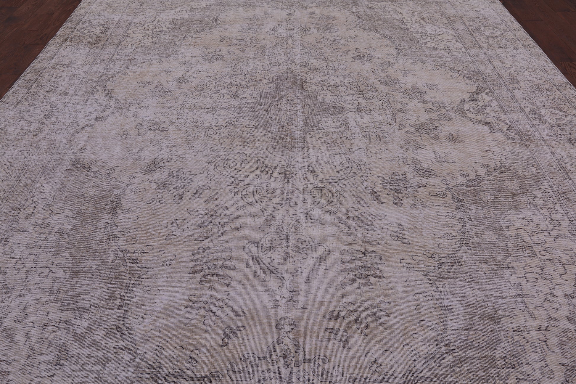 Ivory Persian Vintage White Wash Hand Knotted Wool Rug - 9' 6" X 12' 3" - Golden Nile
