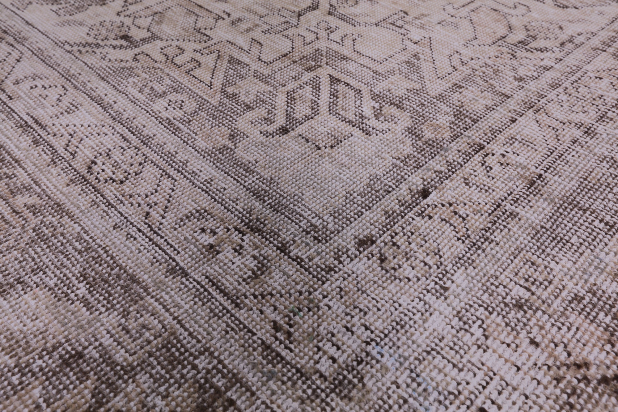 Ivory Persian Vintage White Wash Hand Knotted Wool Rug - 9' 7" X 12' 5" - Golden Nile