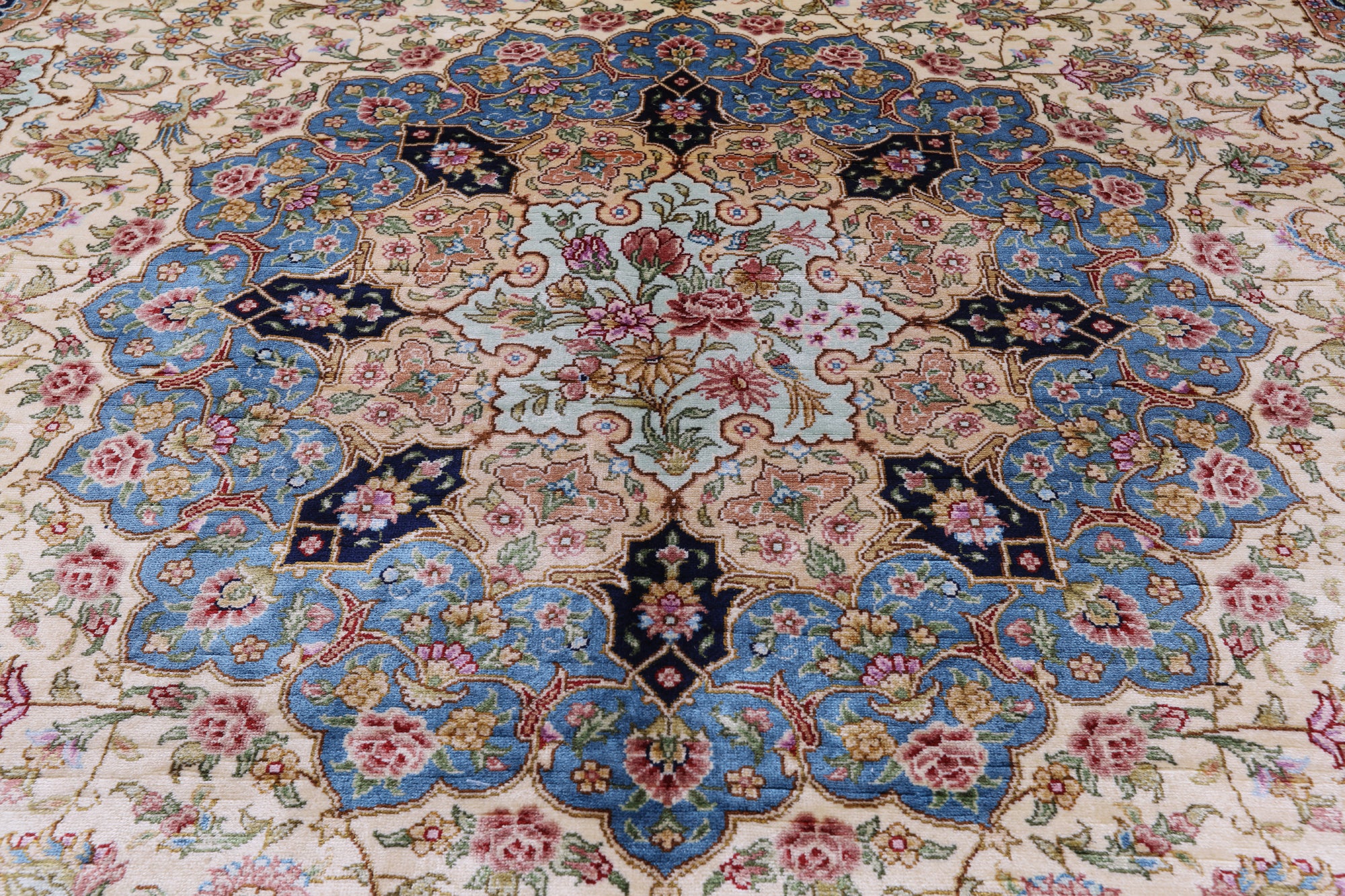 Ivory High End Persian Hand Knotted 100 % Silk  Rug - 6' 0" X 9' 0" - Golden Nile