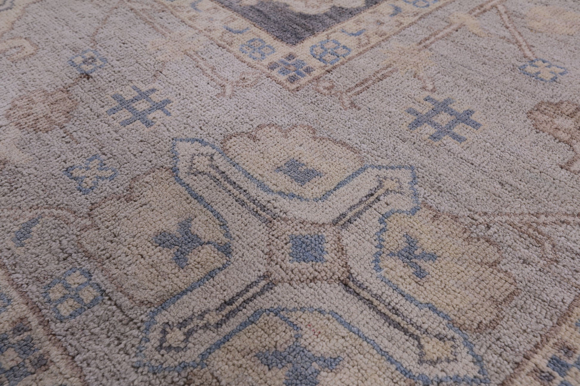Grey Peshawar Hand Knotted Wool Rug - 5' 10" X 9' 2" - Golden Nile