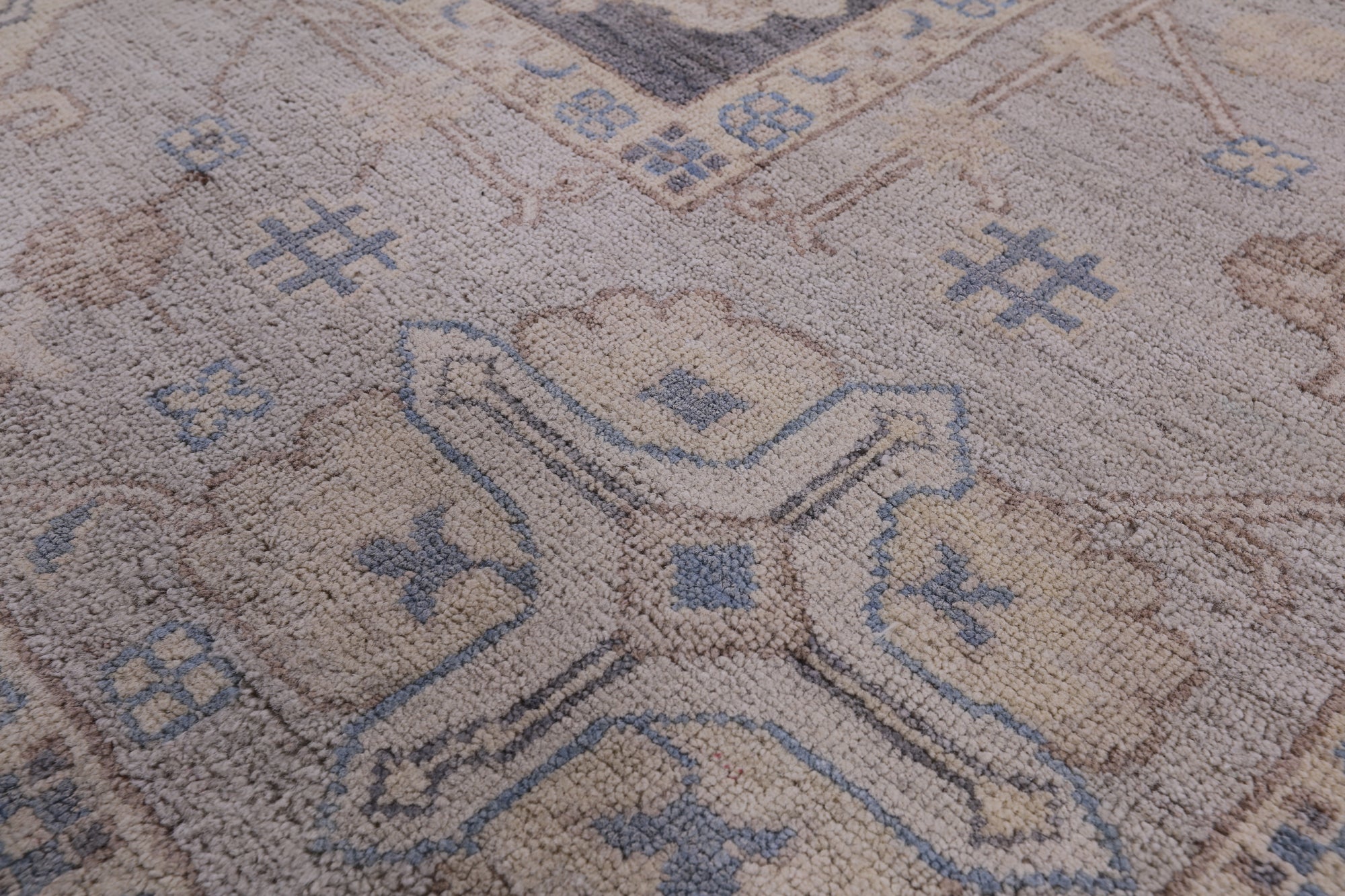 Grey Peshawar Hand Knotted Wool Rug - 5' 10" X 9' 2" - Golden Nile