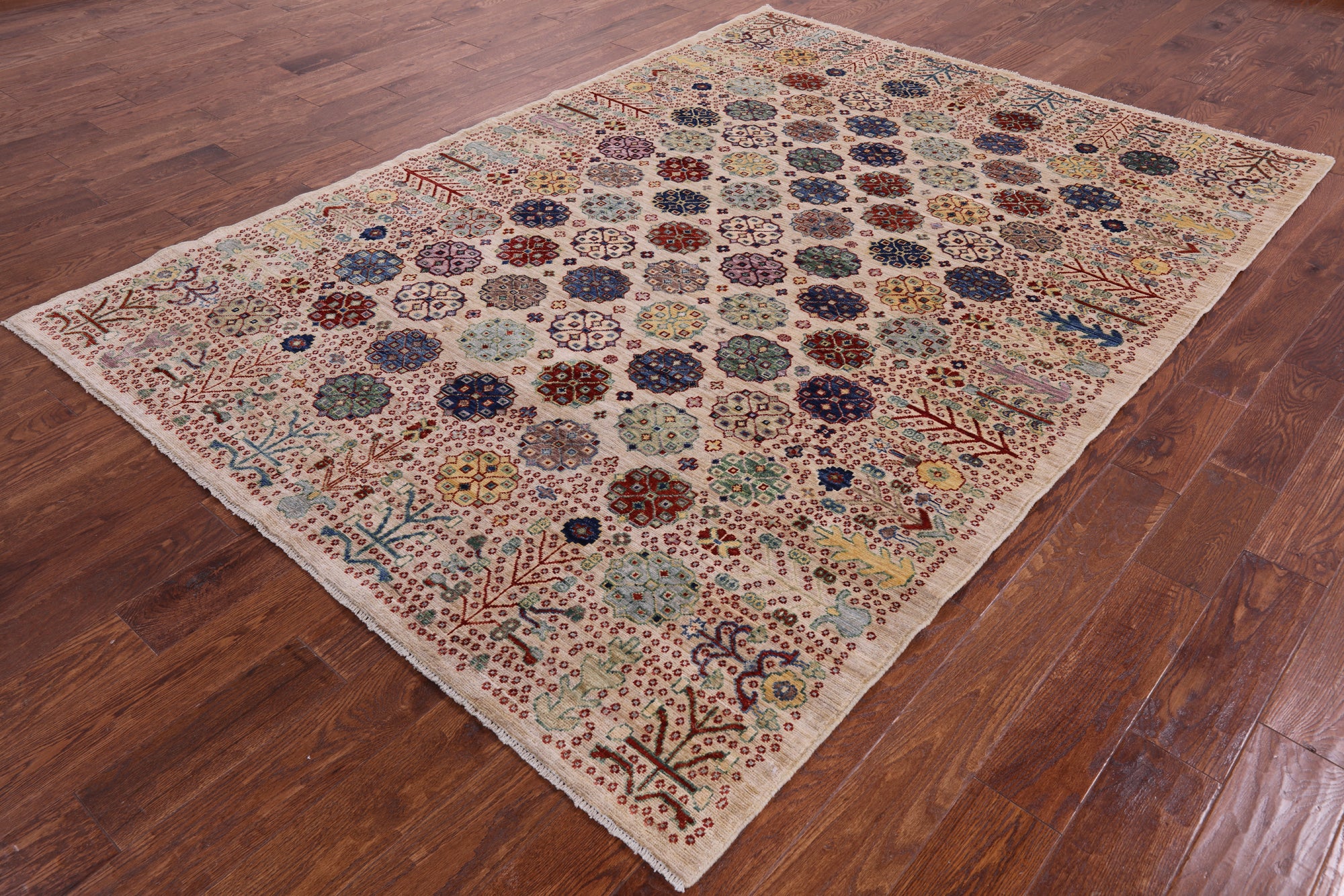 Ivory Turkmen Ersari Hand Knotted Wool Rug - 6' 4" X 8' 10" - Golden Nile