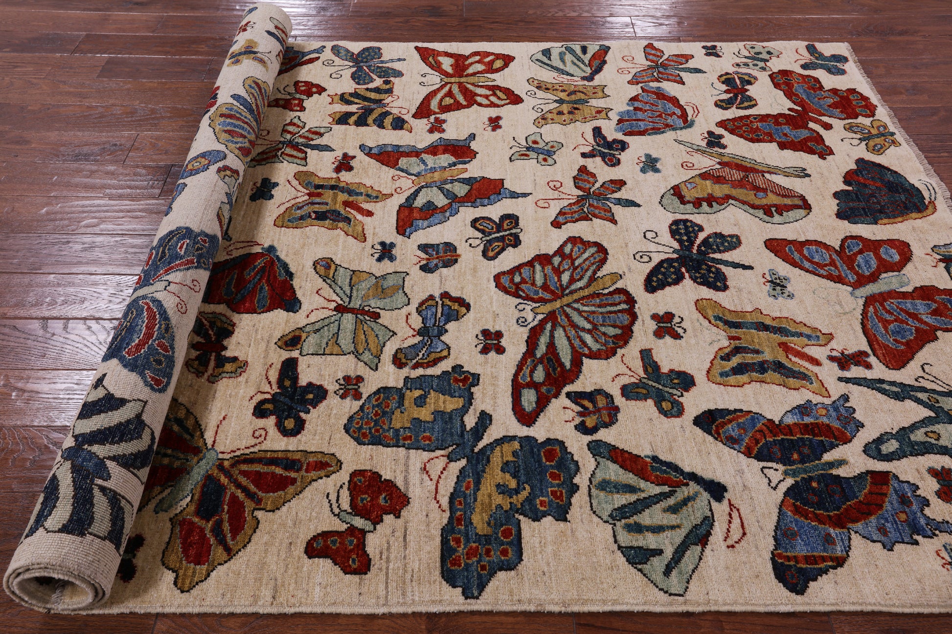 Ivory Butterflies Design Modern Handmade Wool Rug - 5' 7" X 8' 5" - Golden Nile