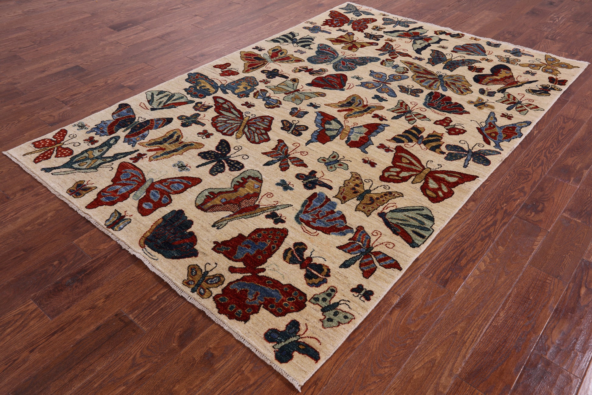 Ivory Butterflies Design Modern Handmade Wool Rug - 5' 7" X 8' 5" - Golden Nile