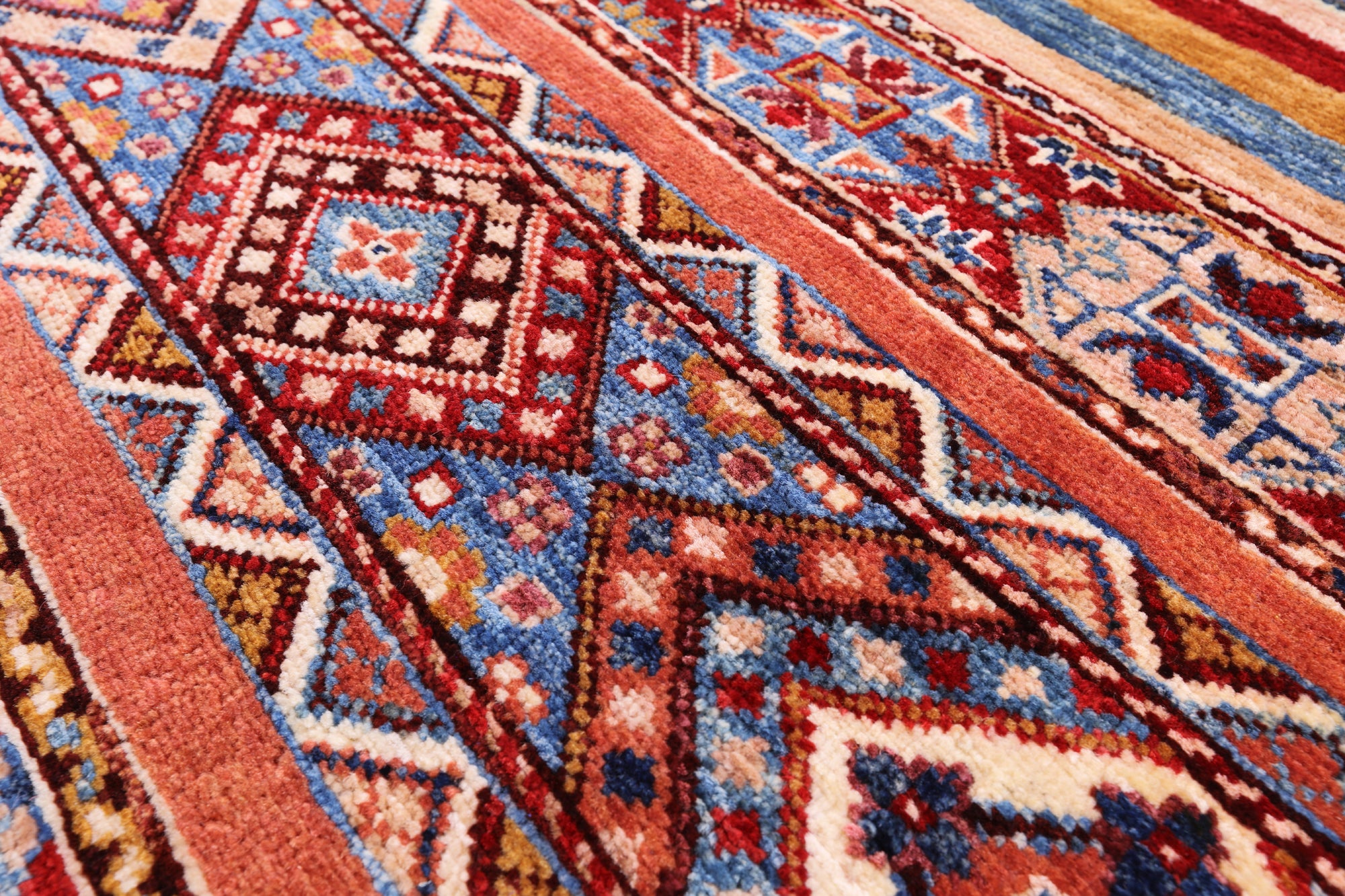 Khorjin Persian Gabbeh Handmade Wool Rug - 3' 11" X 5' 7" - Golden Nile