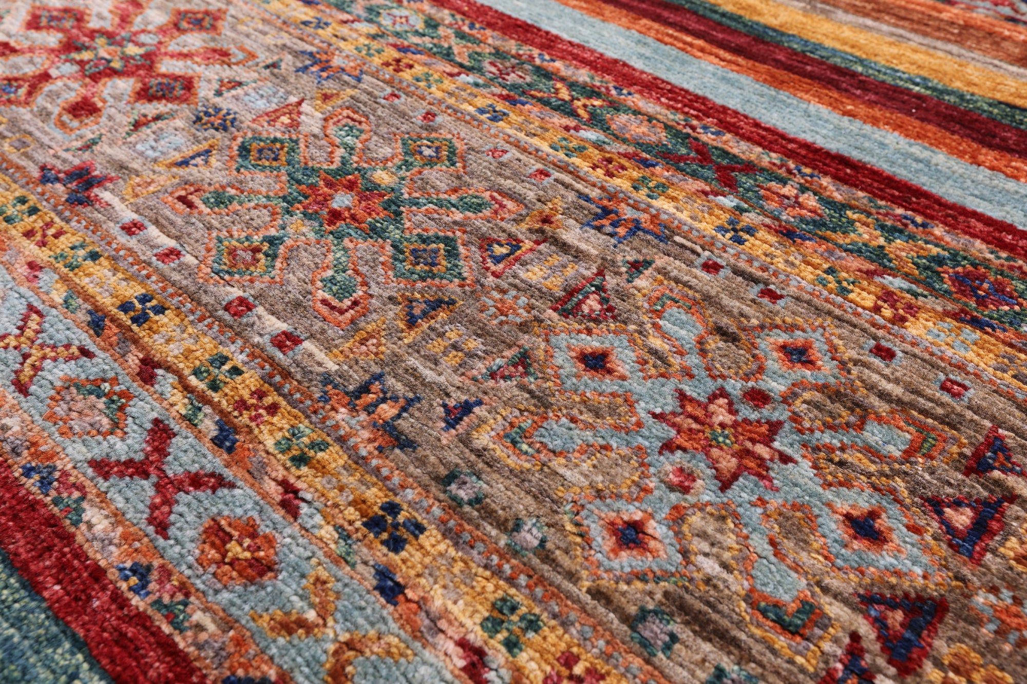 Khorjin Persian Gabbeh Hand Knotted Wool Rug - 4' 0" X 6' 3" - Golden Nile