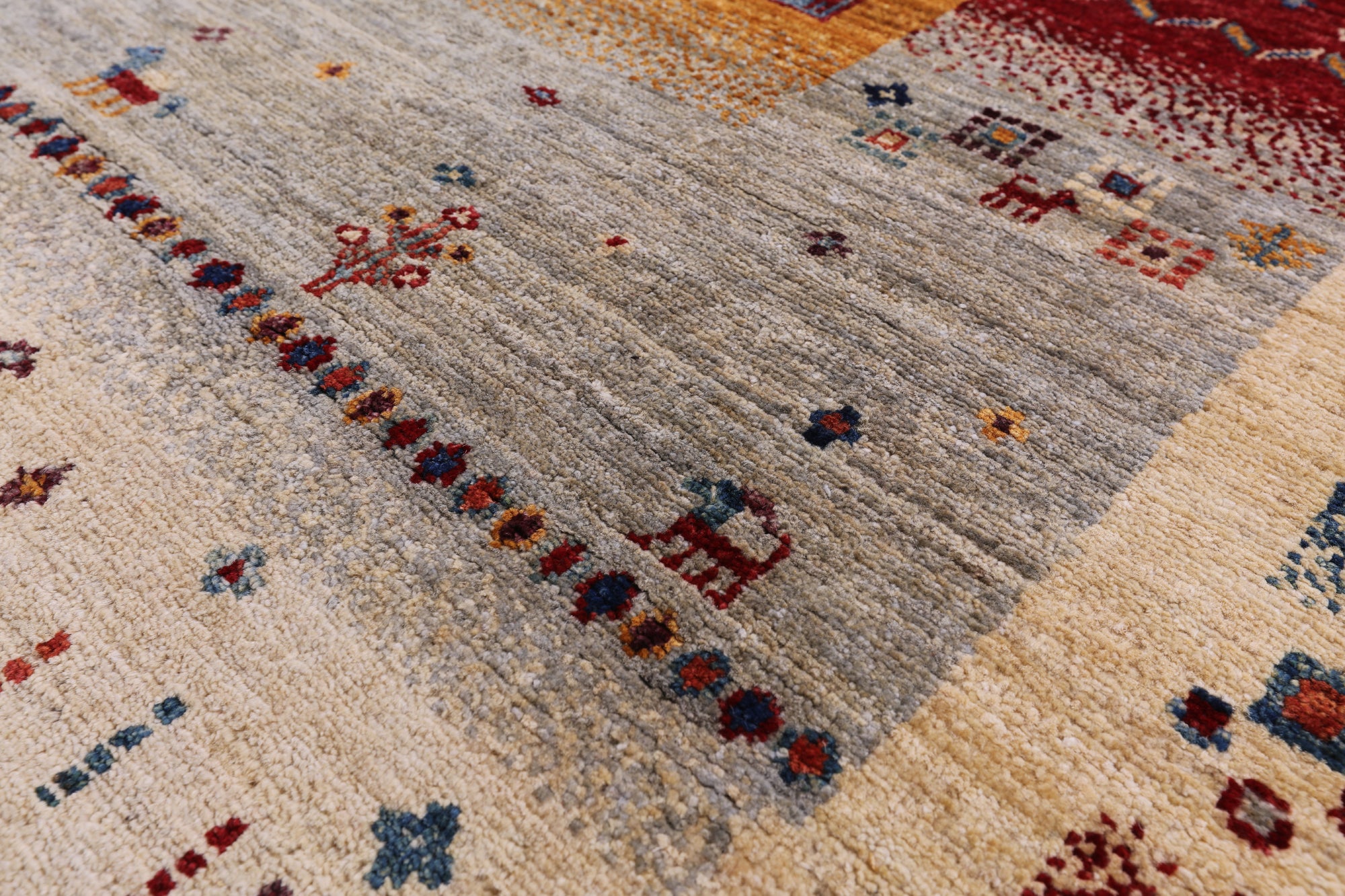 Tribal Persian Gabbeh Hand Knotted Wool Rug - 4' 10" X 6' 7" - Golden Nile