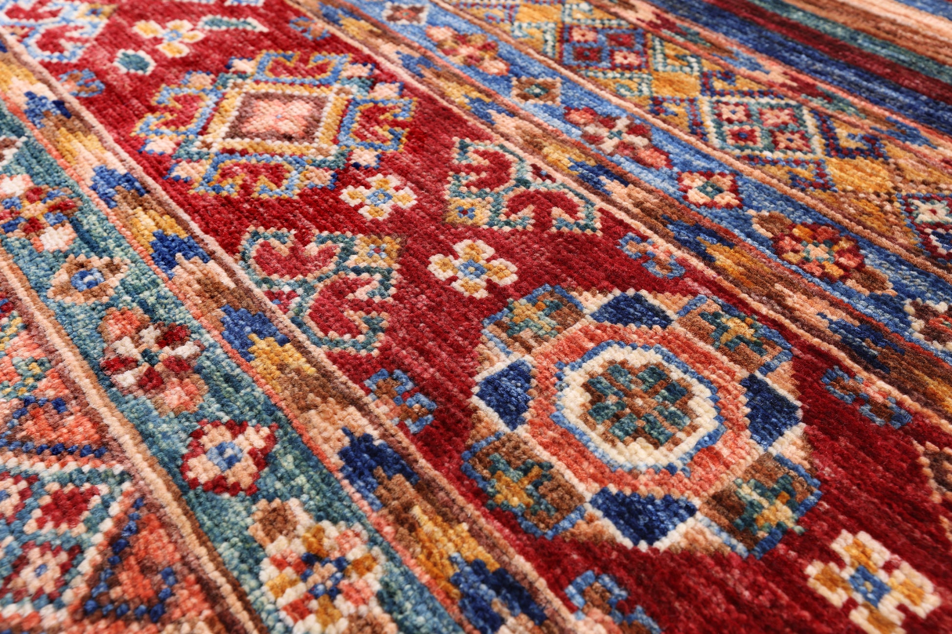 Khorjin Persian Gabbeh Handmade Wool Rug - 3' 11" X 6' 0" - Golden Nile