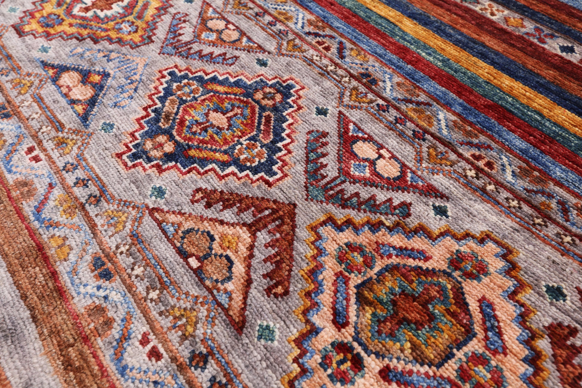 Khorjin Persian Gabbeh Handmade Wool Rug - 3' 3" X 5' 0" - Golden Nile