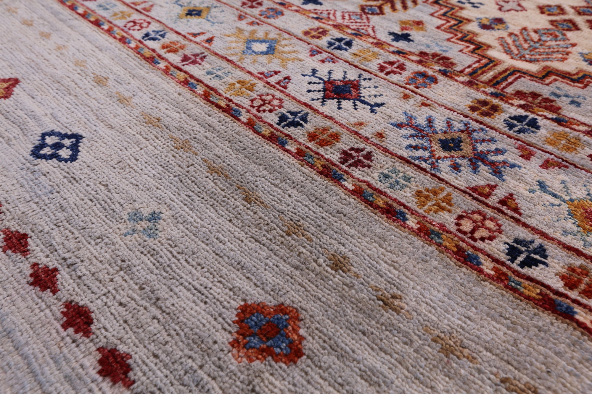Khorjin Persian Gabbeh Handmade Wool Rug - 6' 6" X 9' 7" - Golden Nile